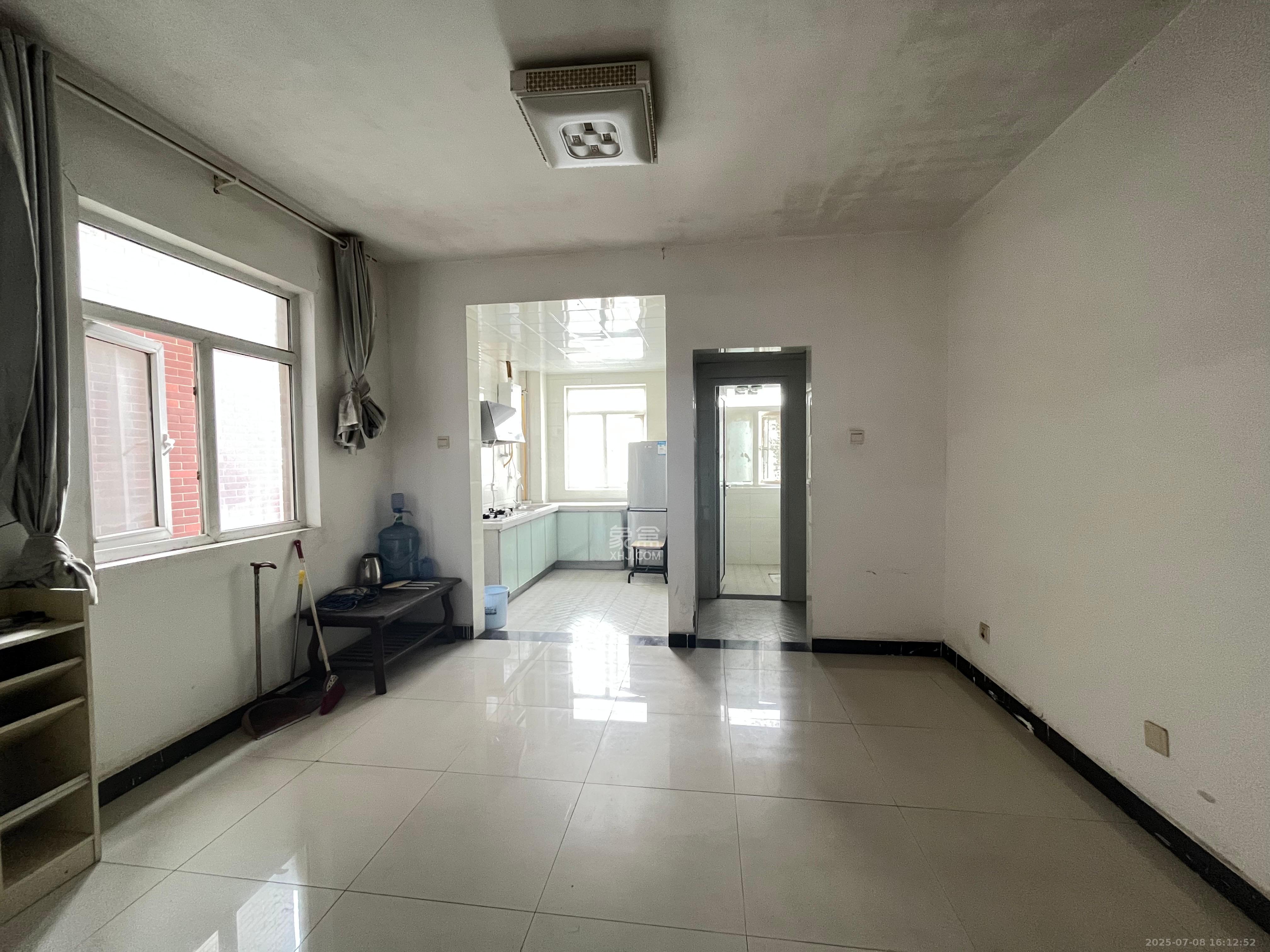 学府华庭 4室2厅2卫 3000.0元/月 学府华庭 4室2厅2卫 3000.0元/月室内图