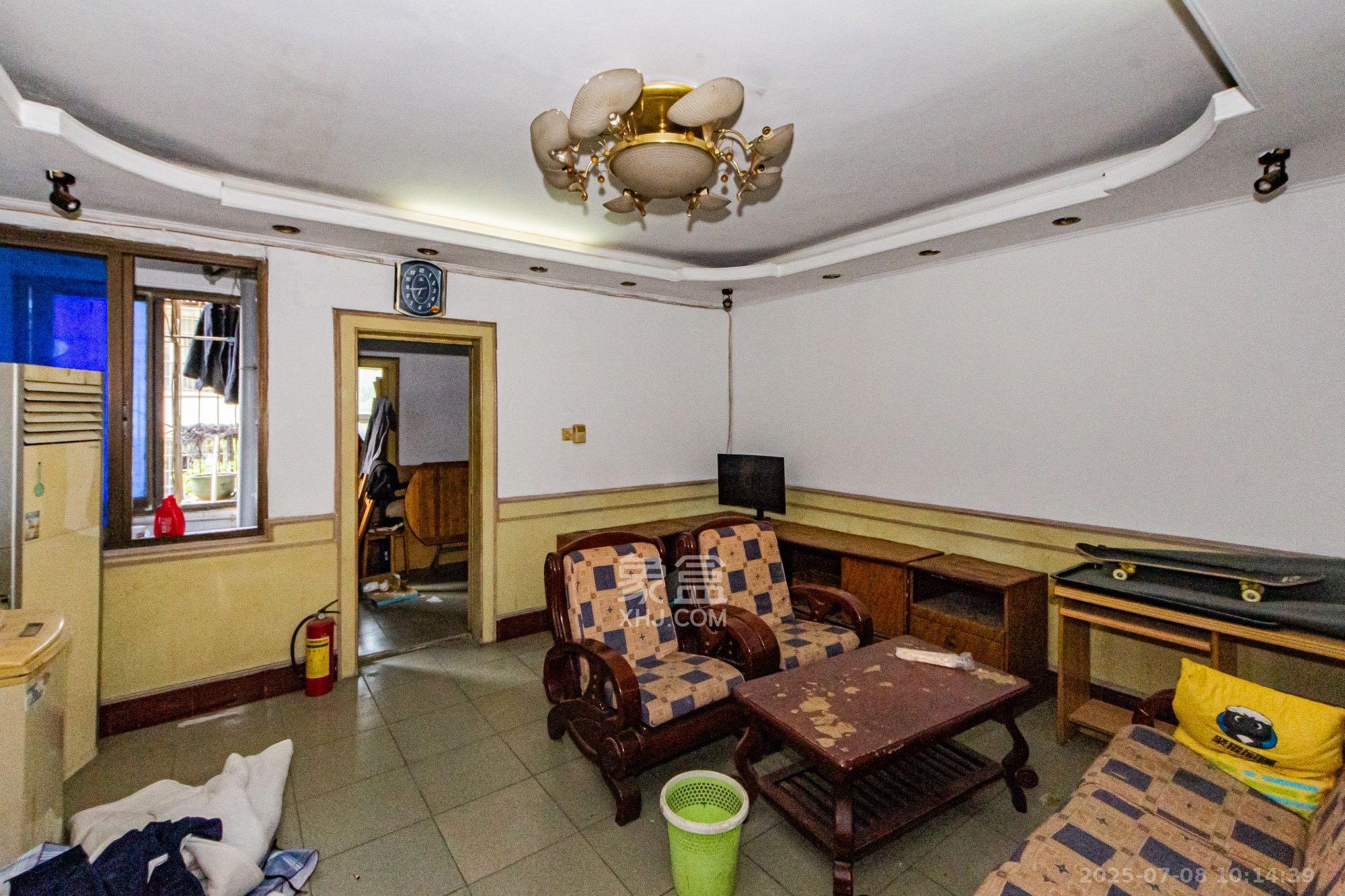 陈家湖小区  3室2厅1卫    2000.0元/月 陈家湖小区  3室2厅1卫    2000.0元/月室内图1