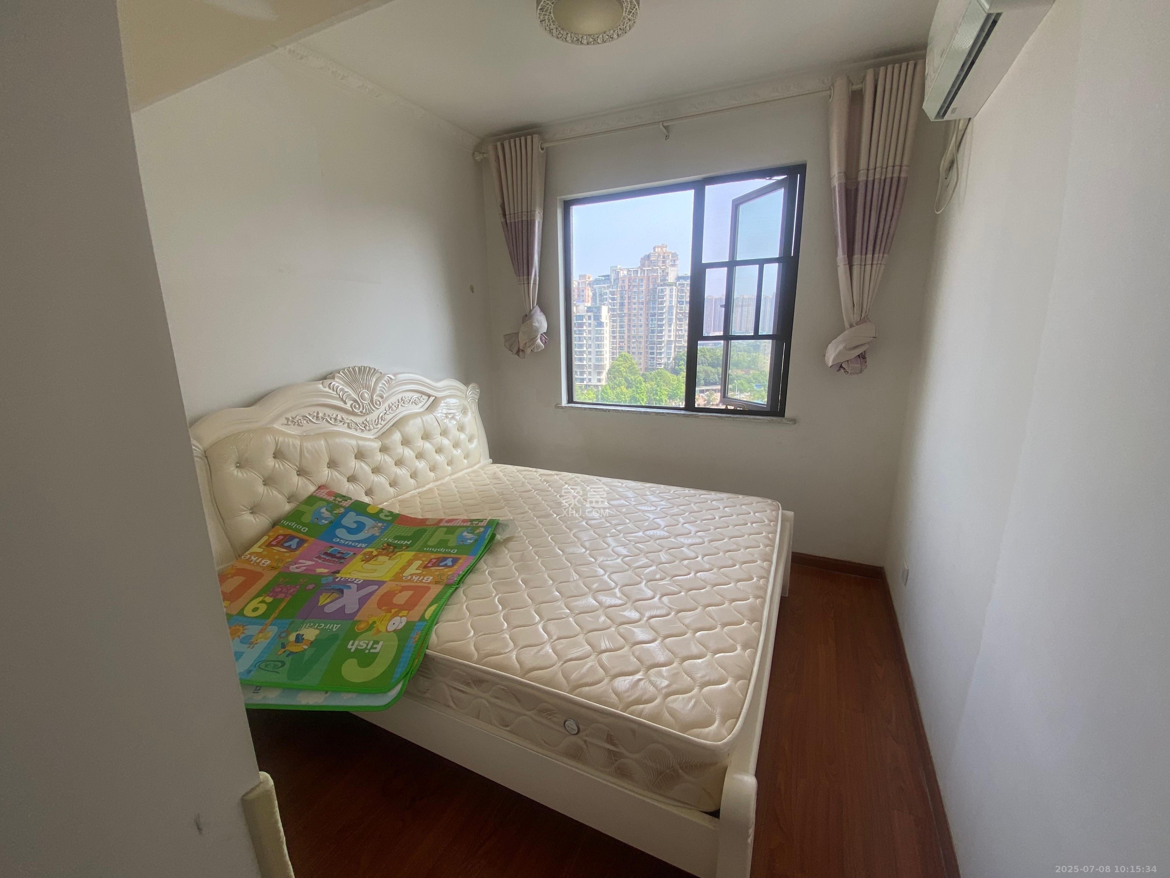 山语城三期 4室1厅1卫 2400.0元/月 山语城三期 4室1厅1卫 2400.0元/月室内图