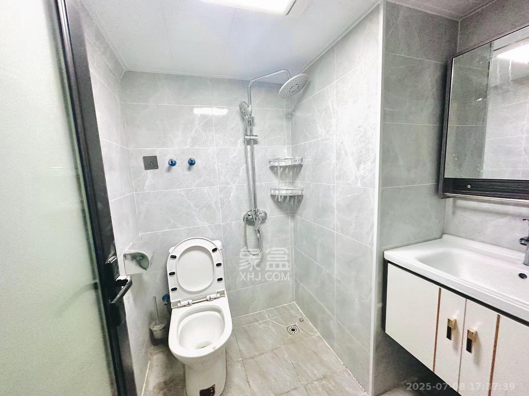 裕天国际商汇中心 1室0厅0卫 1800.0元/月 裕天国际商汇中心 1室0厅0卫 1800.0元/月室内图