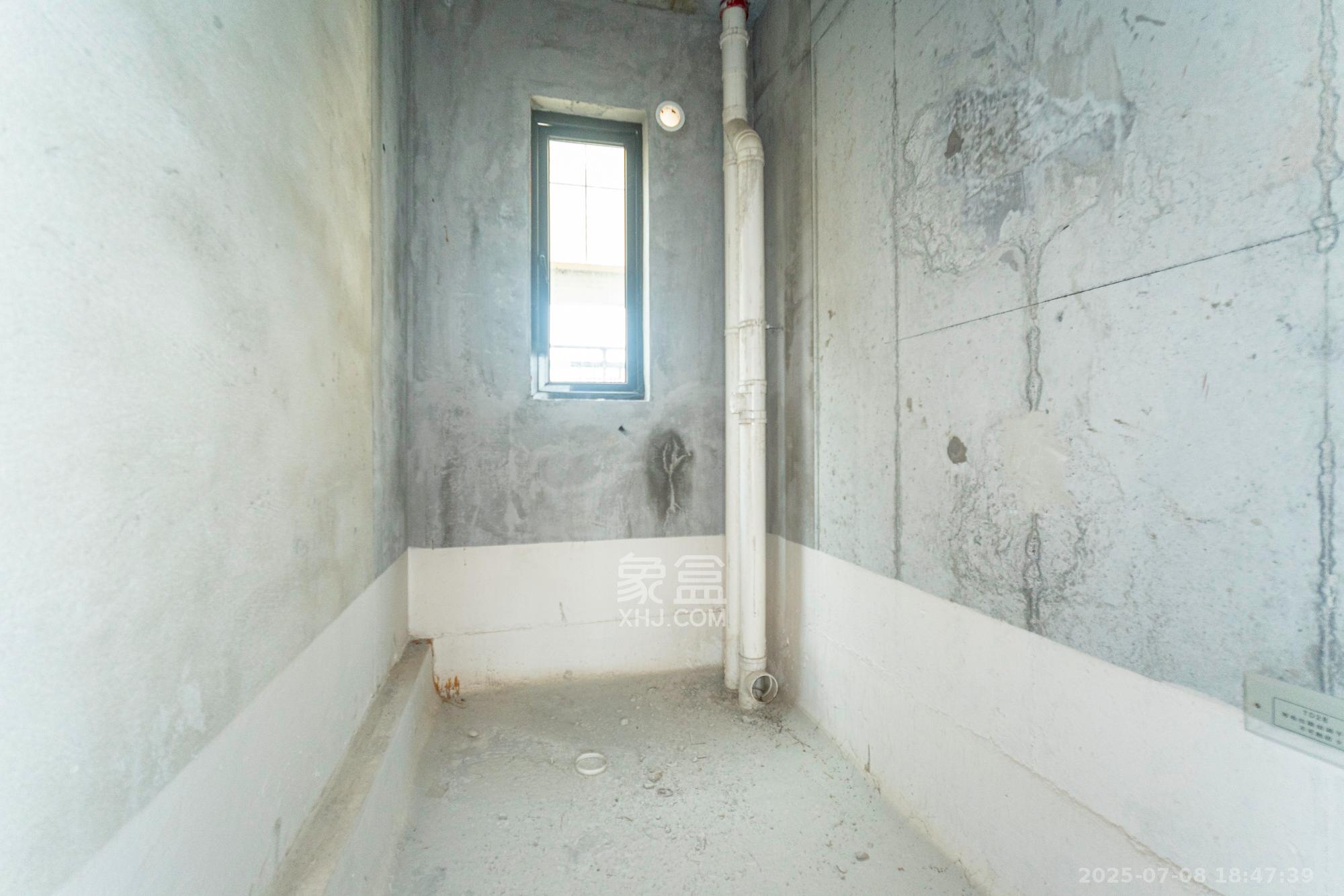 旭辉美的东樾城  3室2厅2卫    88.0万 旭辉美的东樾城  3室2厅2卫    88.0万卫生间