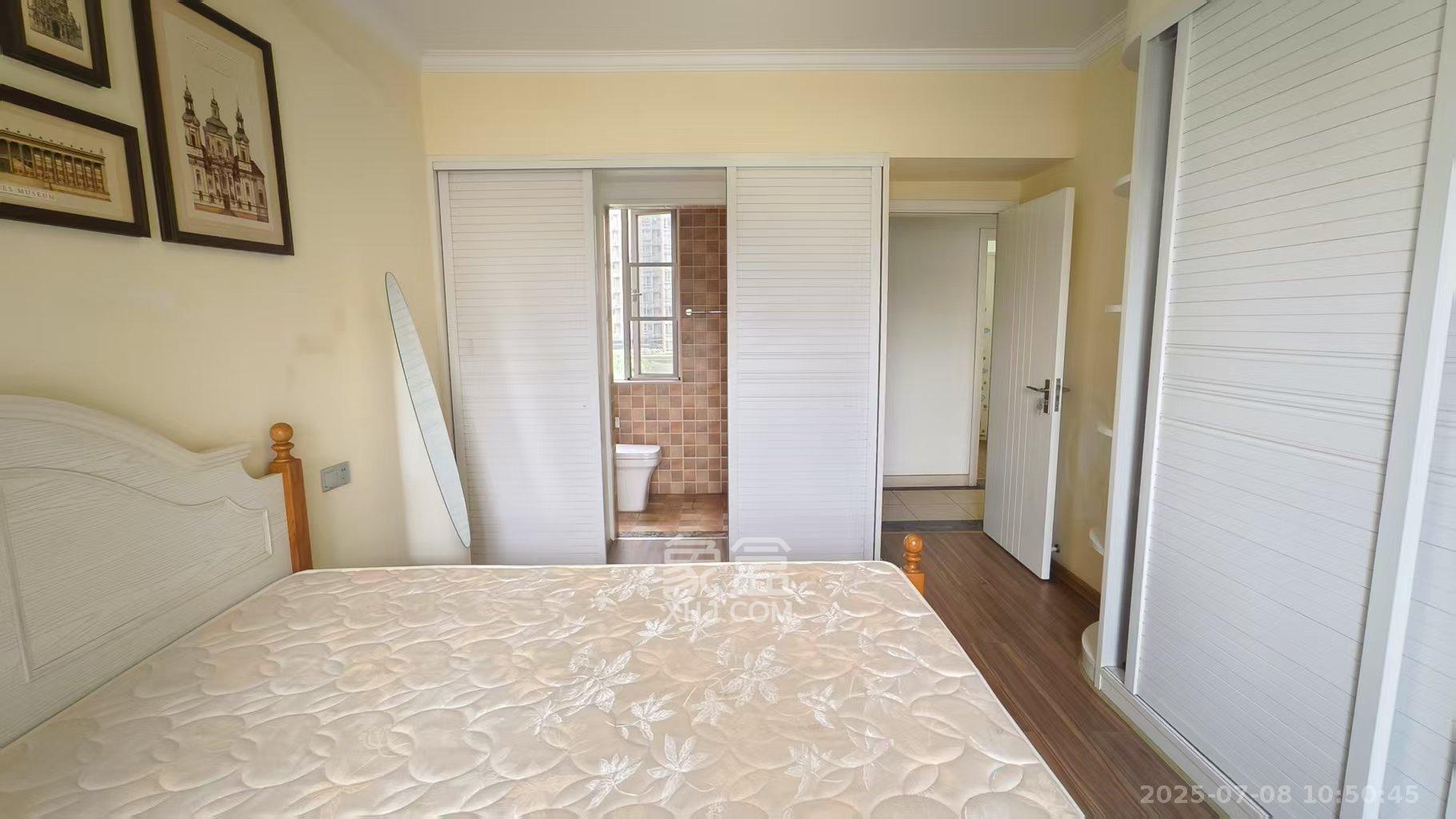 恒广国际景园一二区 3室2厅2卫 2400.0元/月 恒广国际景园一二区 3室2厅2卫 2400.0元/月室内图