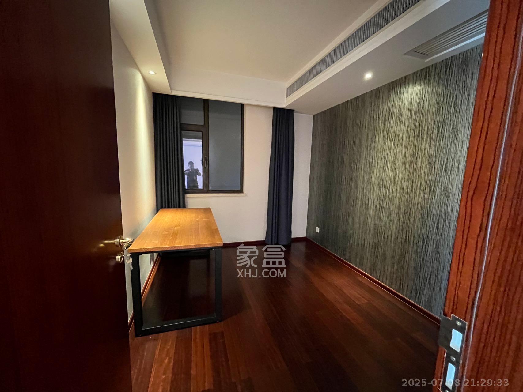 运达中央广场一、二期  2室2厅1卫    6500.0元/月 运达中央广场一、二期  2室2厅1卫    6500.0元/月室内图