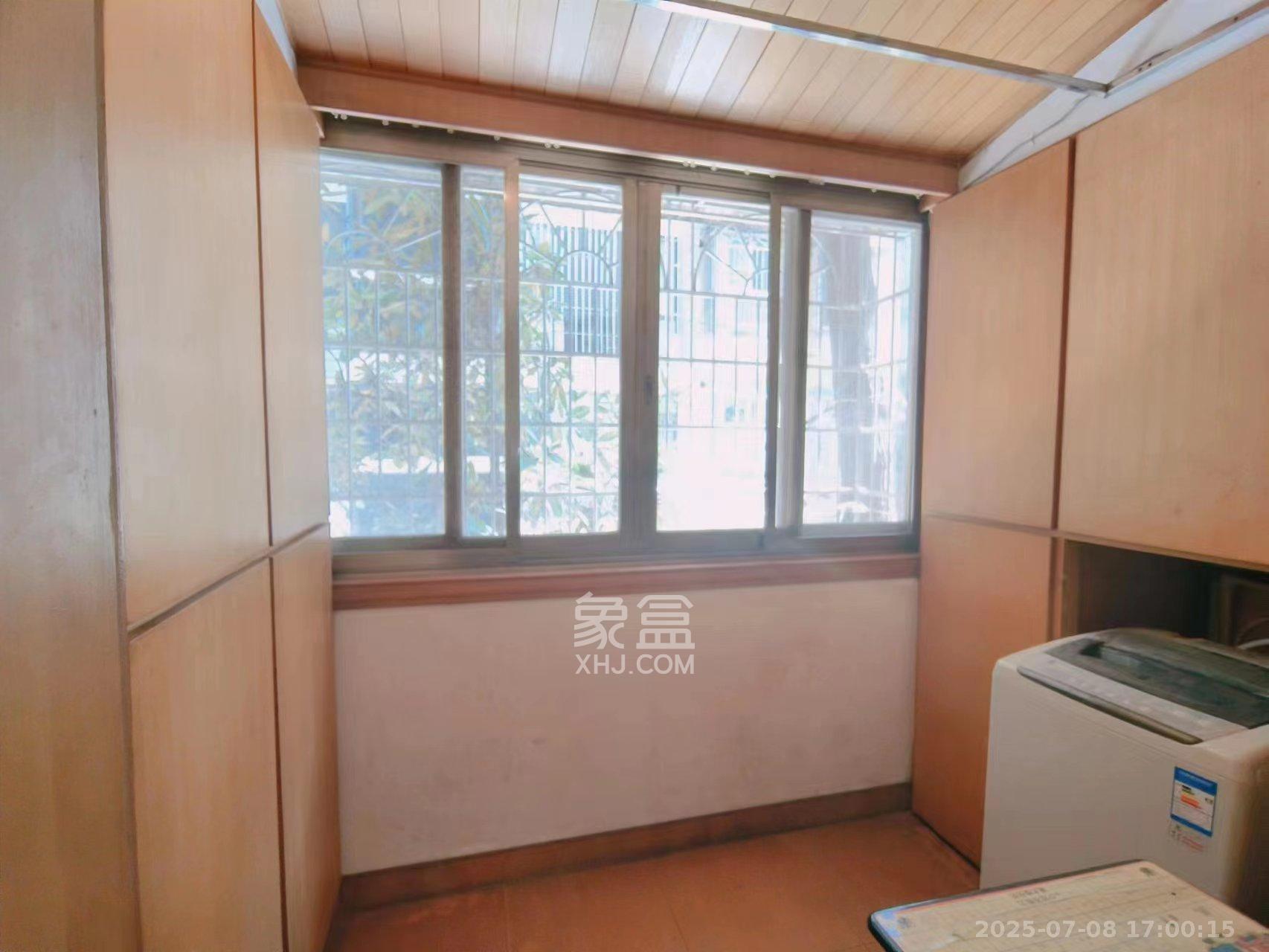 湘农桥社区  3室2厅1卫    2800.0元/月室内图