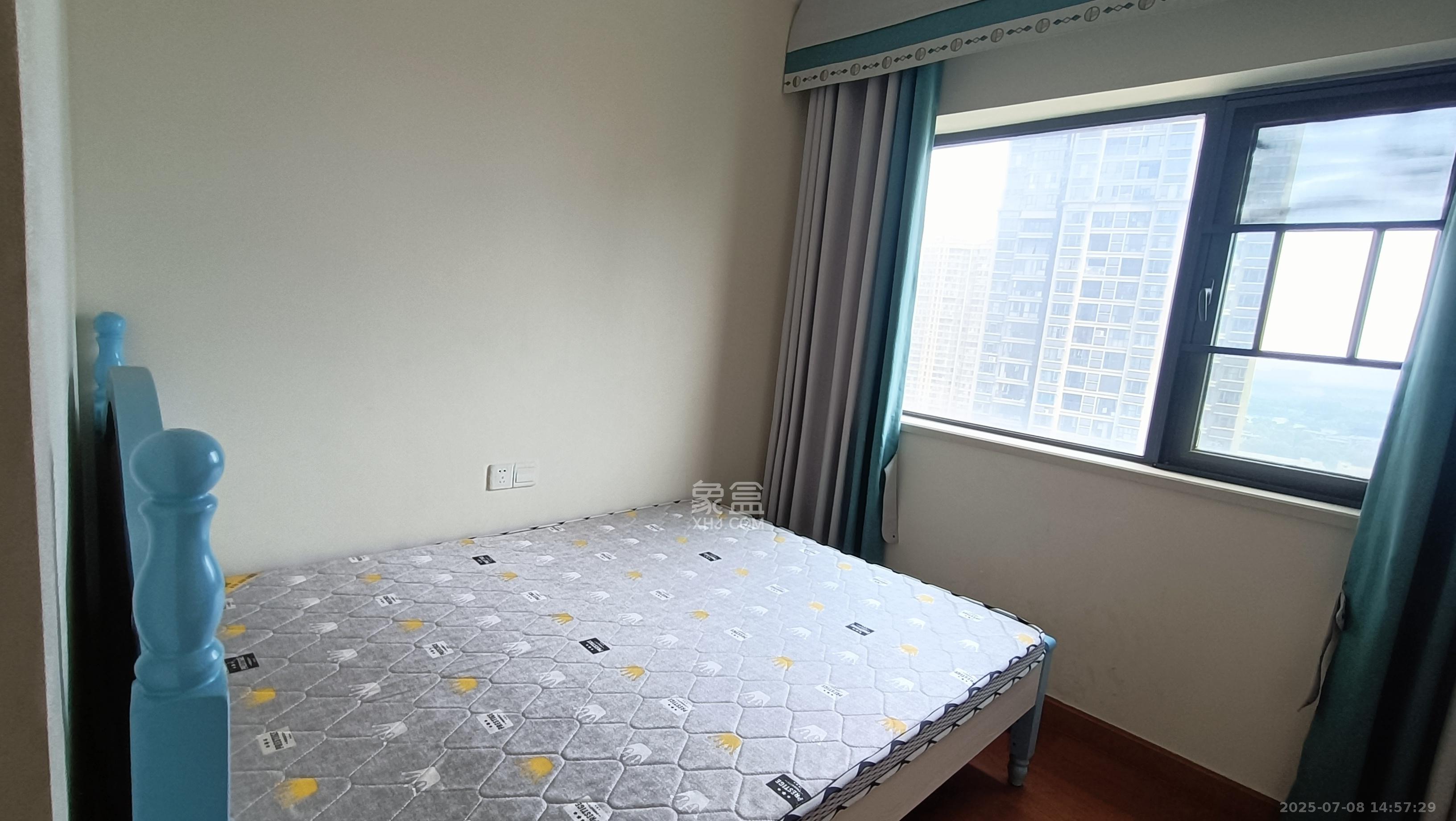 恒大御景半岛  3室2厅1卫   1600.00元/月室内图
