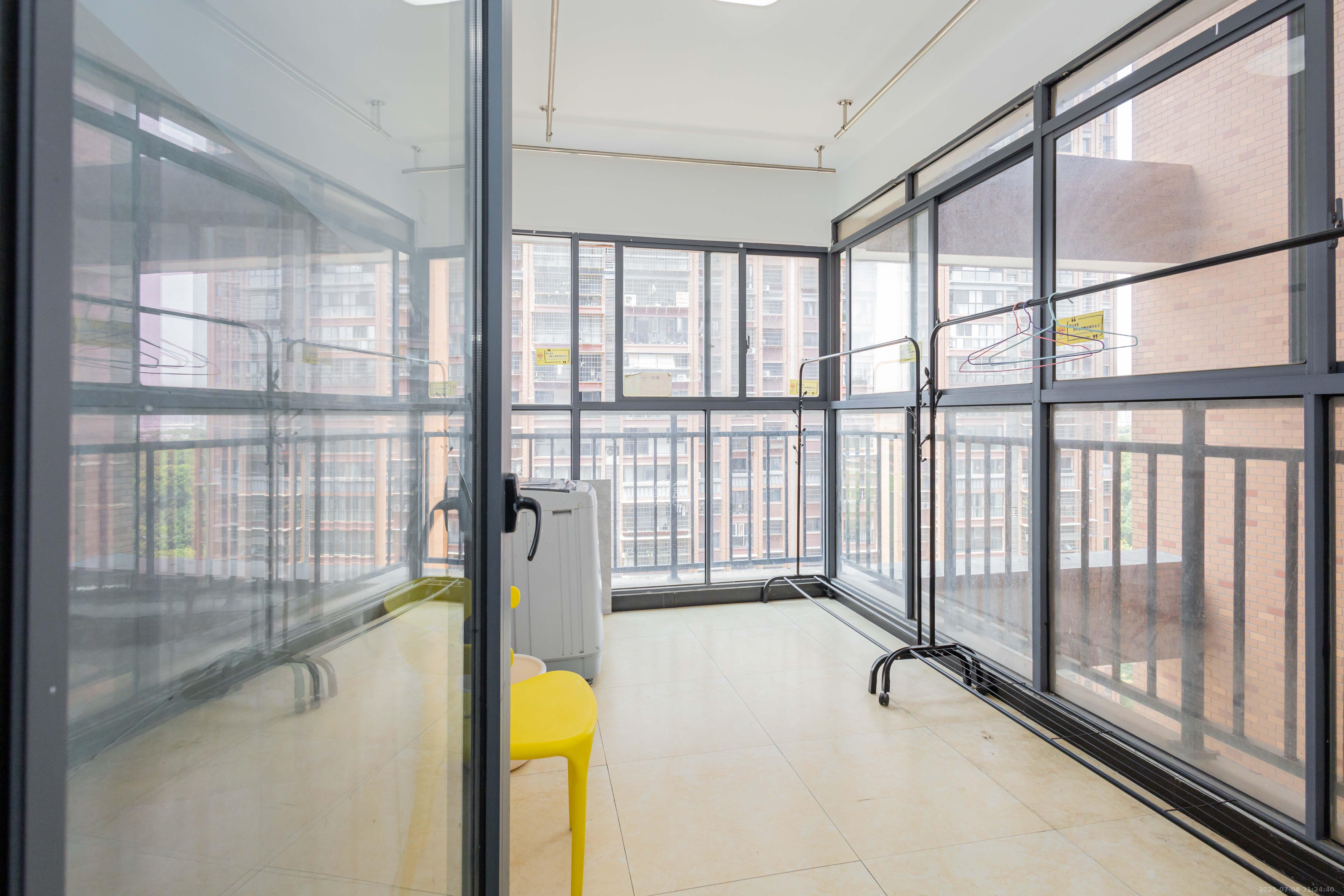 东业上城嘉苑(晟悦国际) 4室2厅2卫 84.0万 东业上城嘉苑(晟悦国际) 4室2厅2卫 84.0万卧室