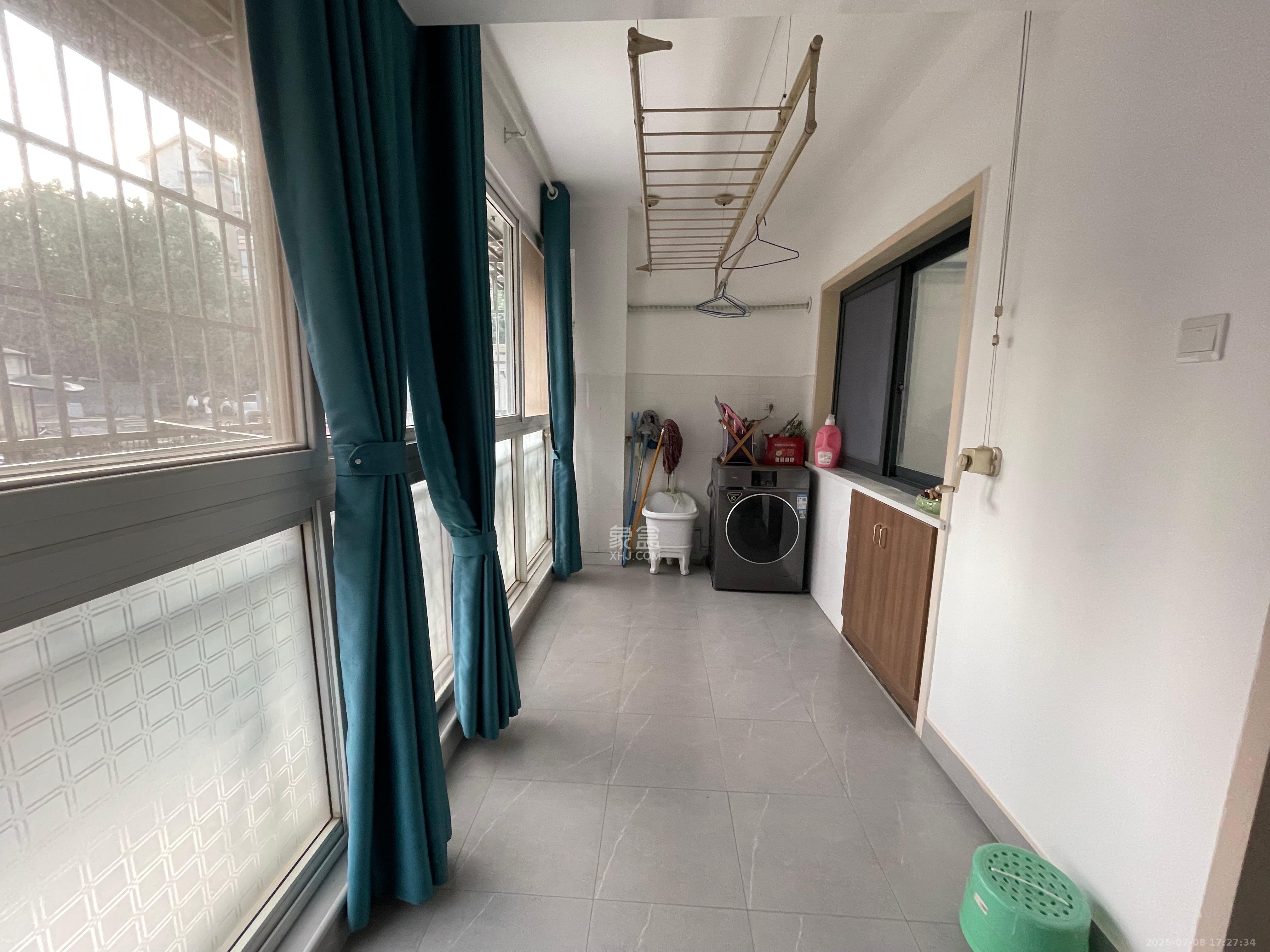 新点苑 3室2厅2卫 2800.0元/月 新点苑 3室2厅2卫 2800.0元/月室内图