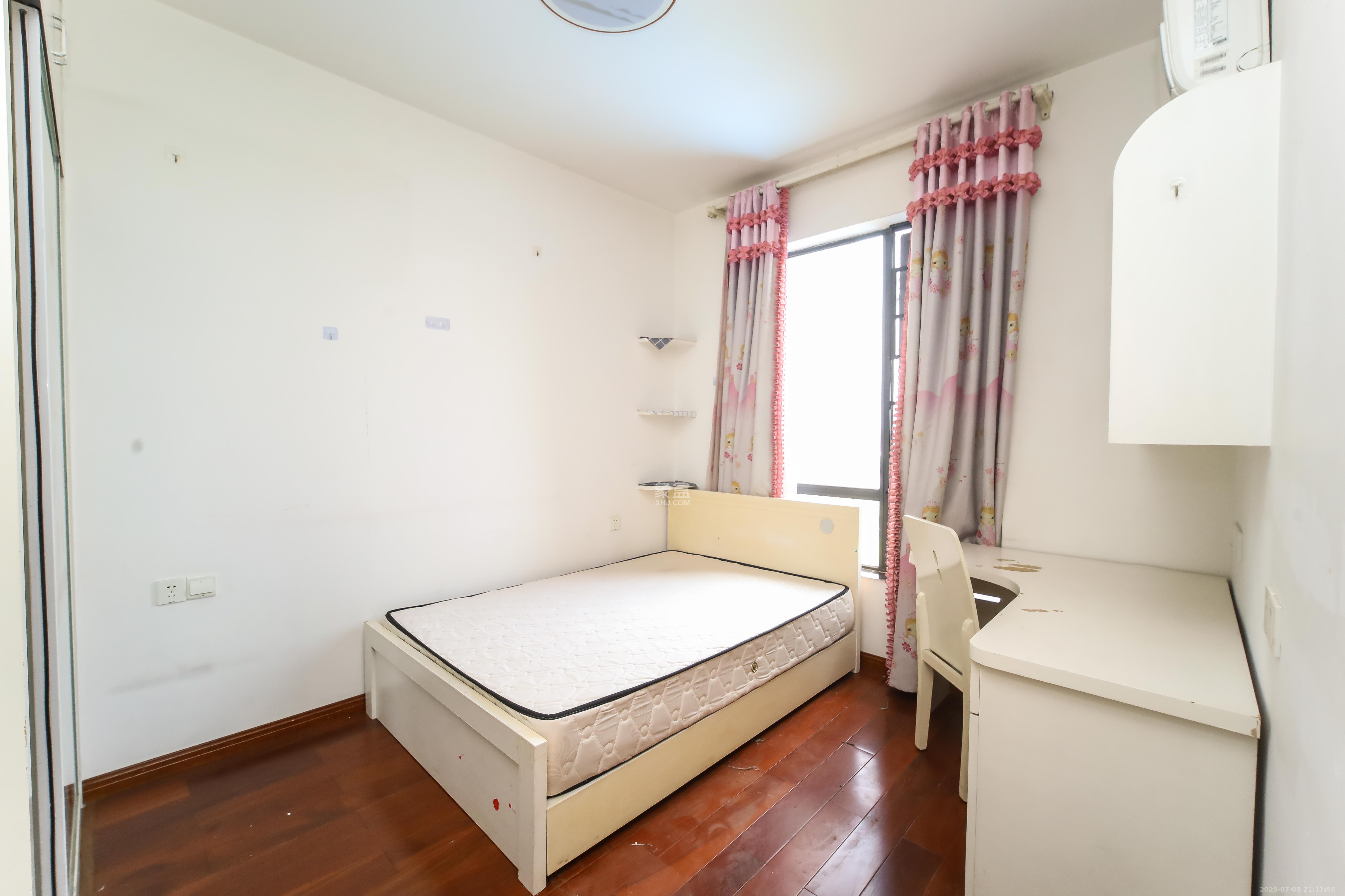 江河双水湾 3室2厅1卫 76.0万 江河双水湾 3室2厅1卫 76.0万卧室