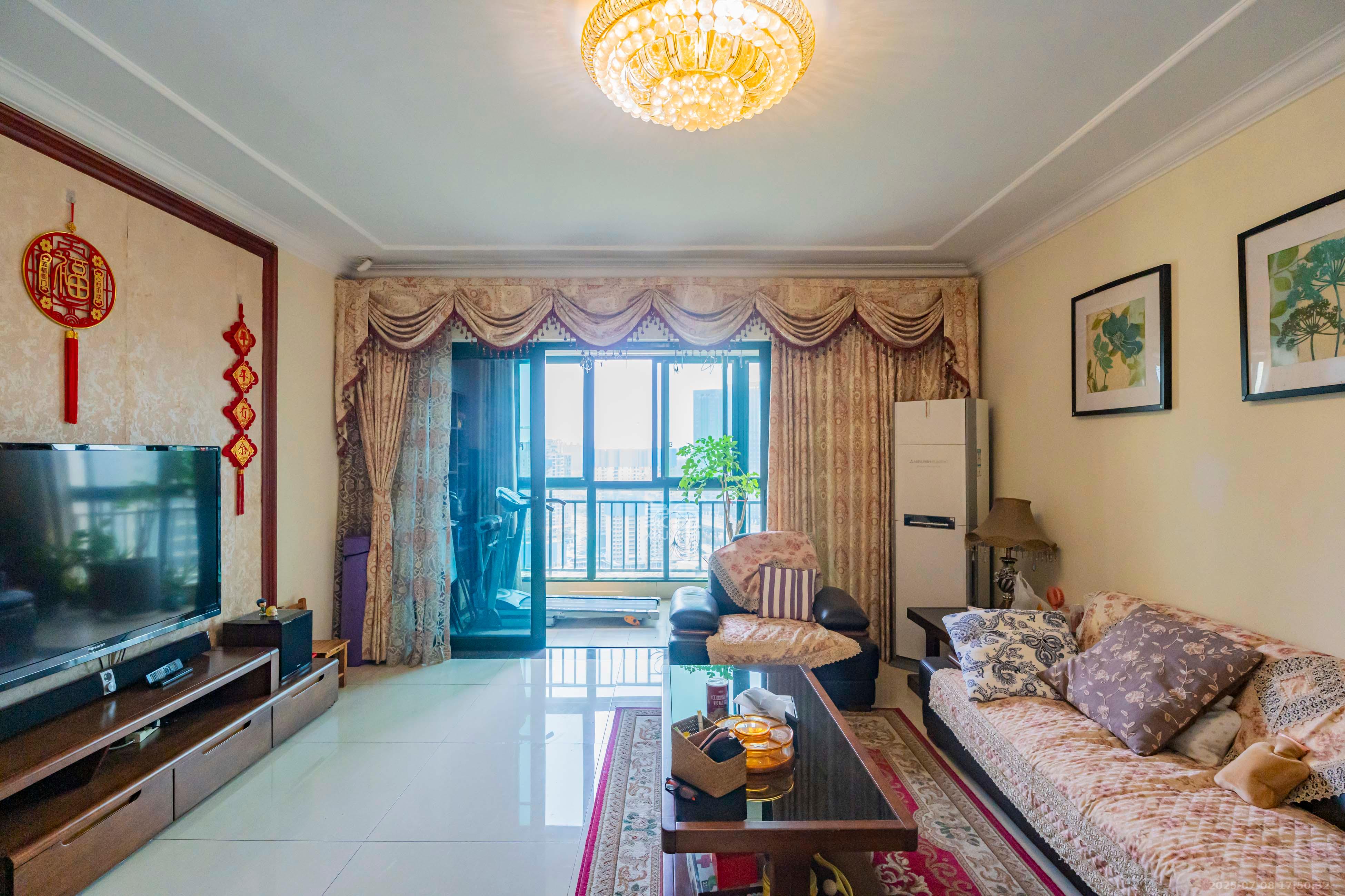 恒大雅苑  4室2厅2卫    166.0万 恒大雅苑  4室2厅2卫    166.0万客厅