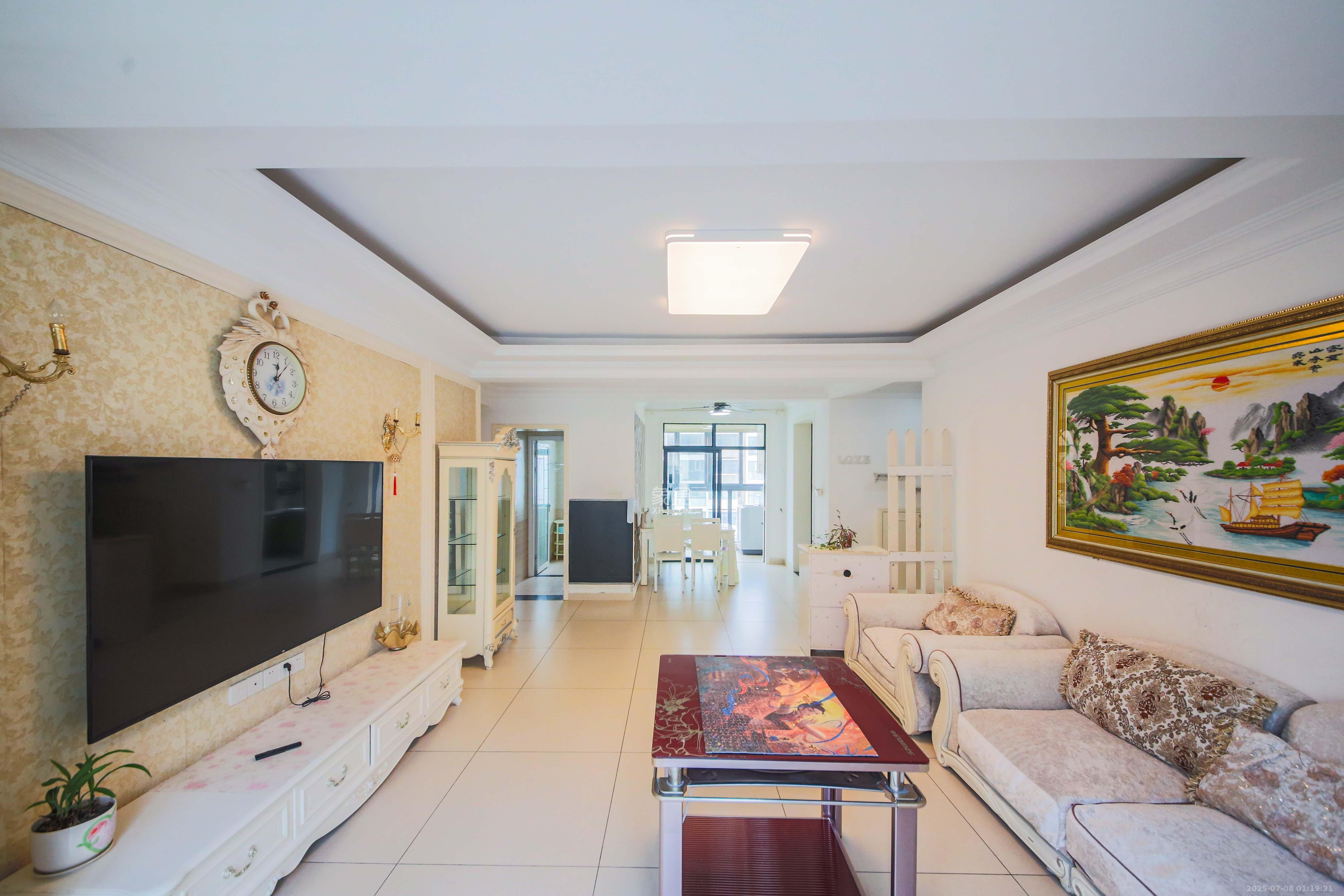 湘水熙园 4室2厅2卫 135.0万 湘水熙园 4室2厅2卫 135.0万客厅