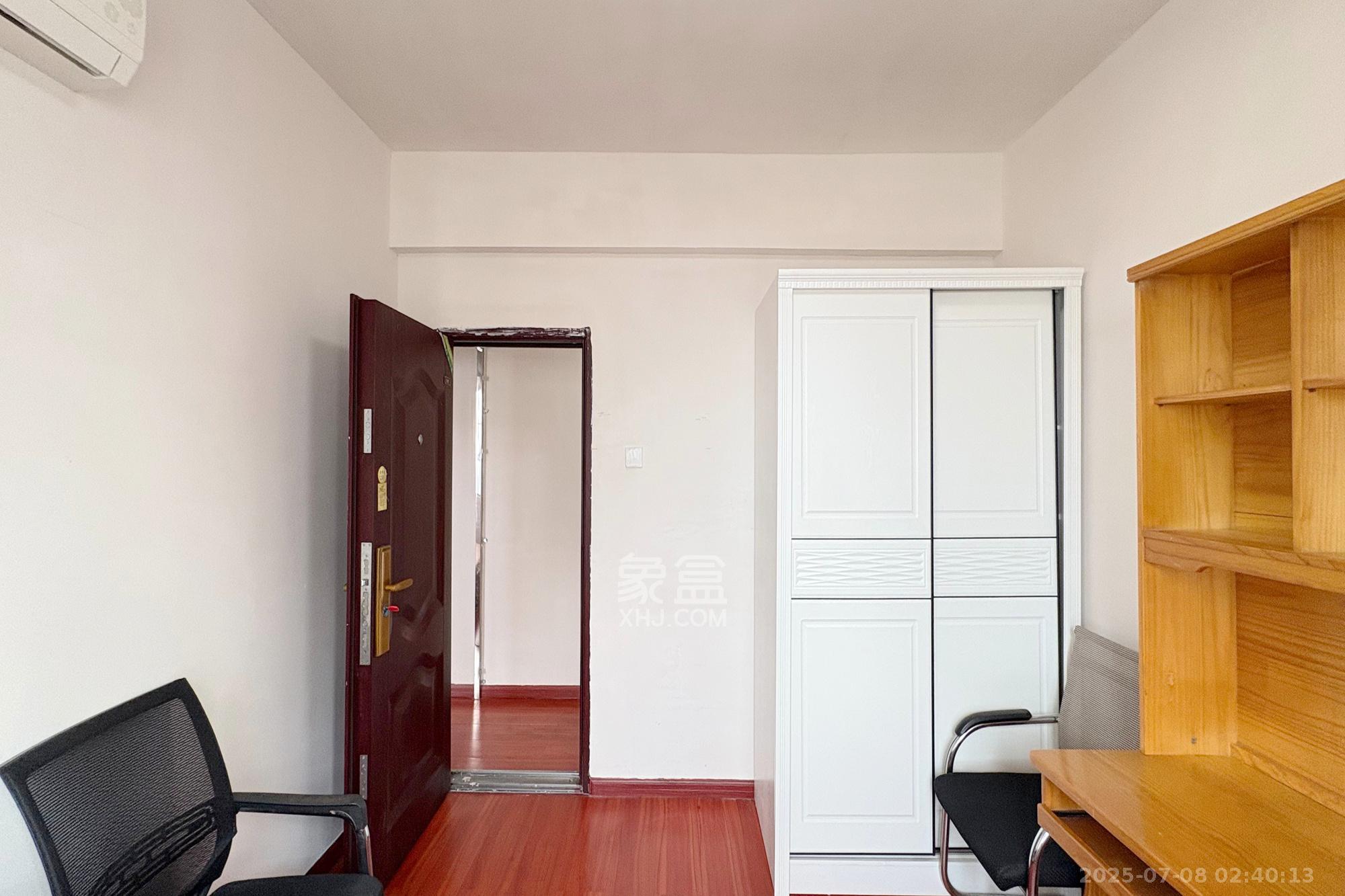 尚清雅苑 3室2厅2卫 158.0万 尚清雅苑 3室2厅2卫 158.0万卧室