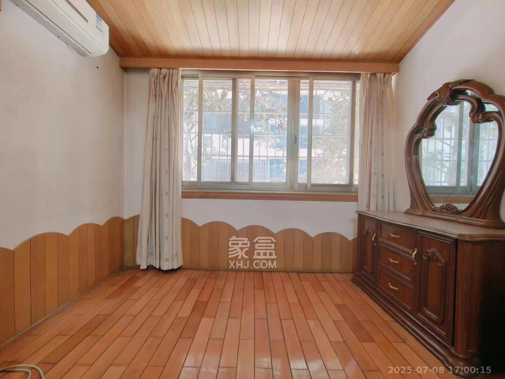 湘农桥社区 3室2厅1卫 2800.0元/月 湘农桥社区 3室2厅1卫 2800.0元/月室内图