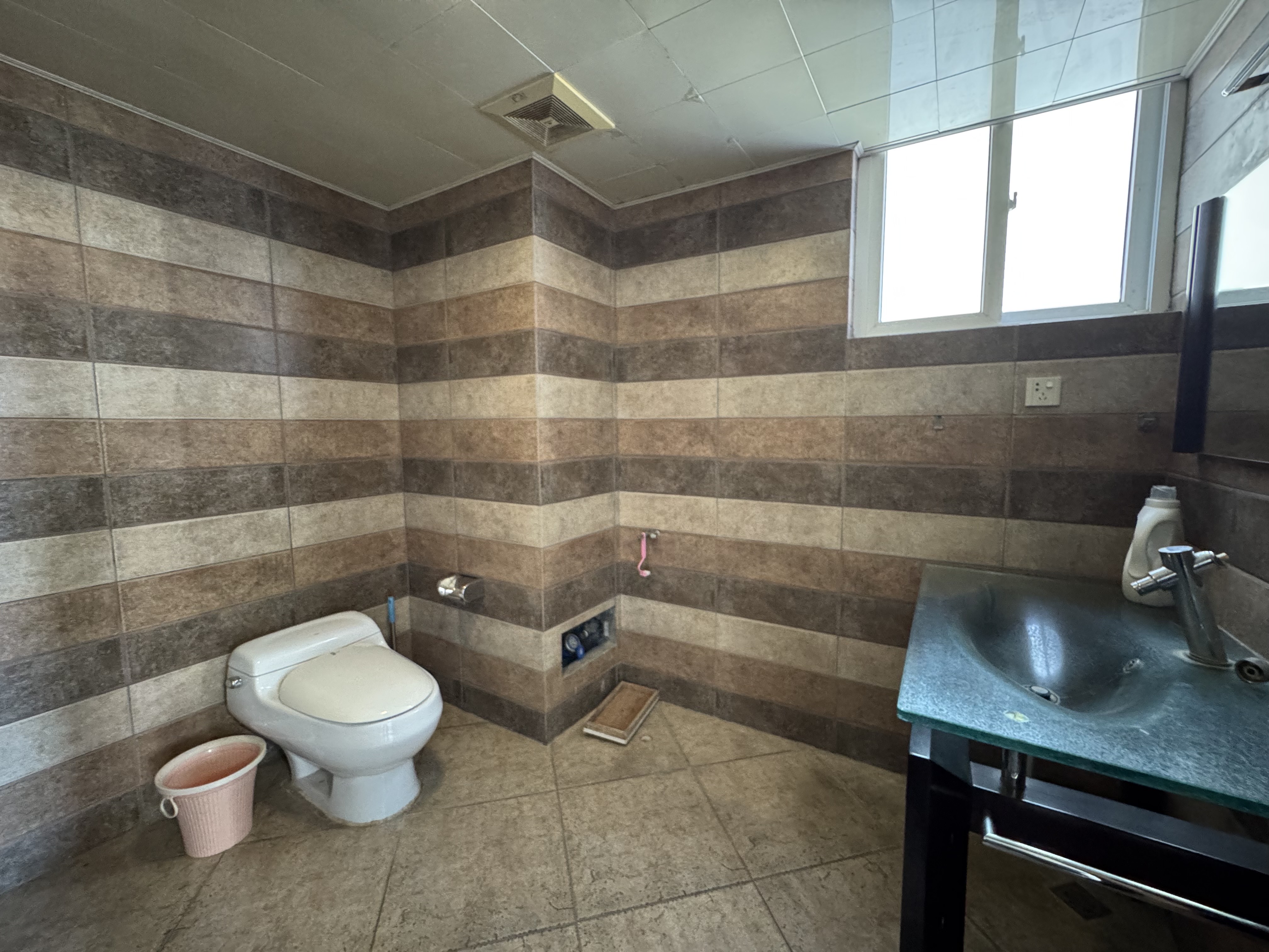 美银大厦 3室2厅2卫 8100.0元/月 美银大厦 3室2厅2卫 8100.0元/月室内图