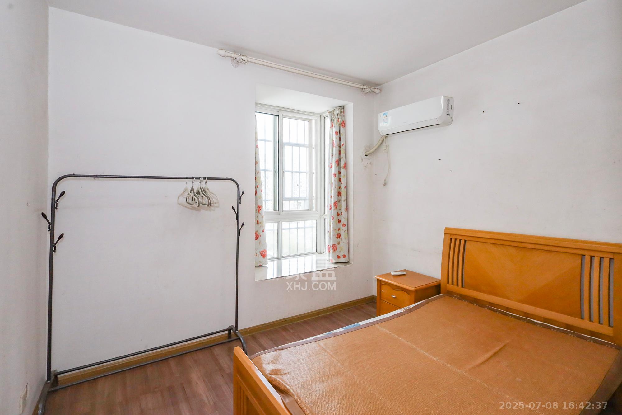 德润园  2室2厅1卫    45.0万 德润园  2室2厅1卫    45.0万卧室