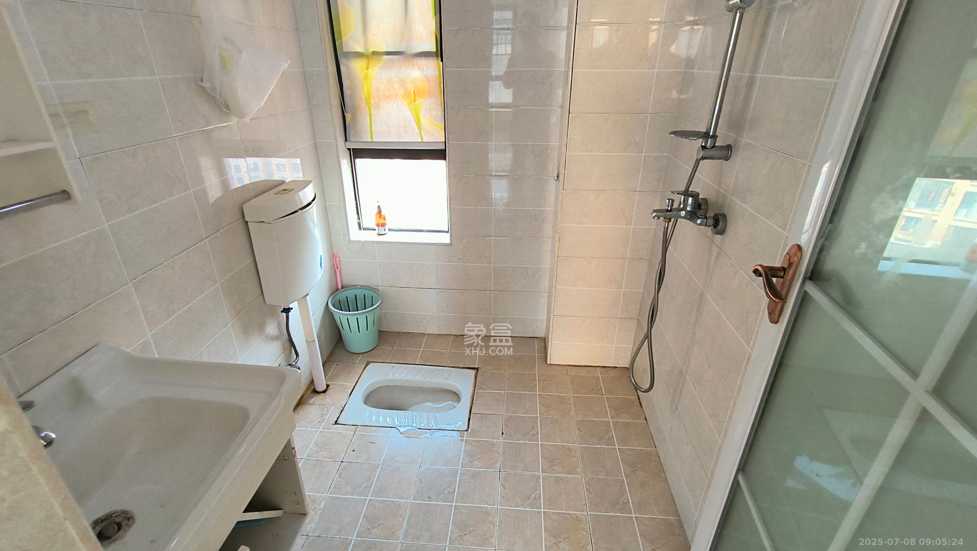 华润橡树湾  3室2厅2卫    2200.0元/月 华润橡树湾  3室2厅2卫    2200.0元/月室内图