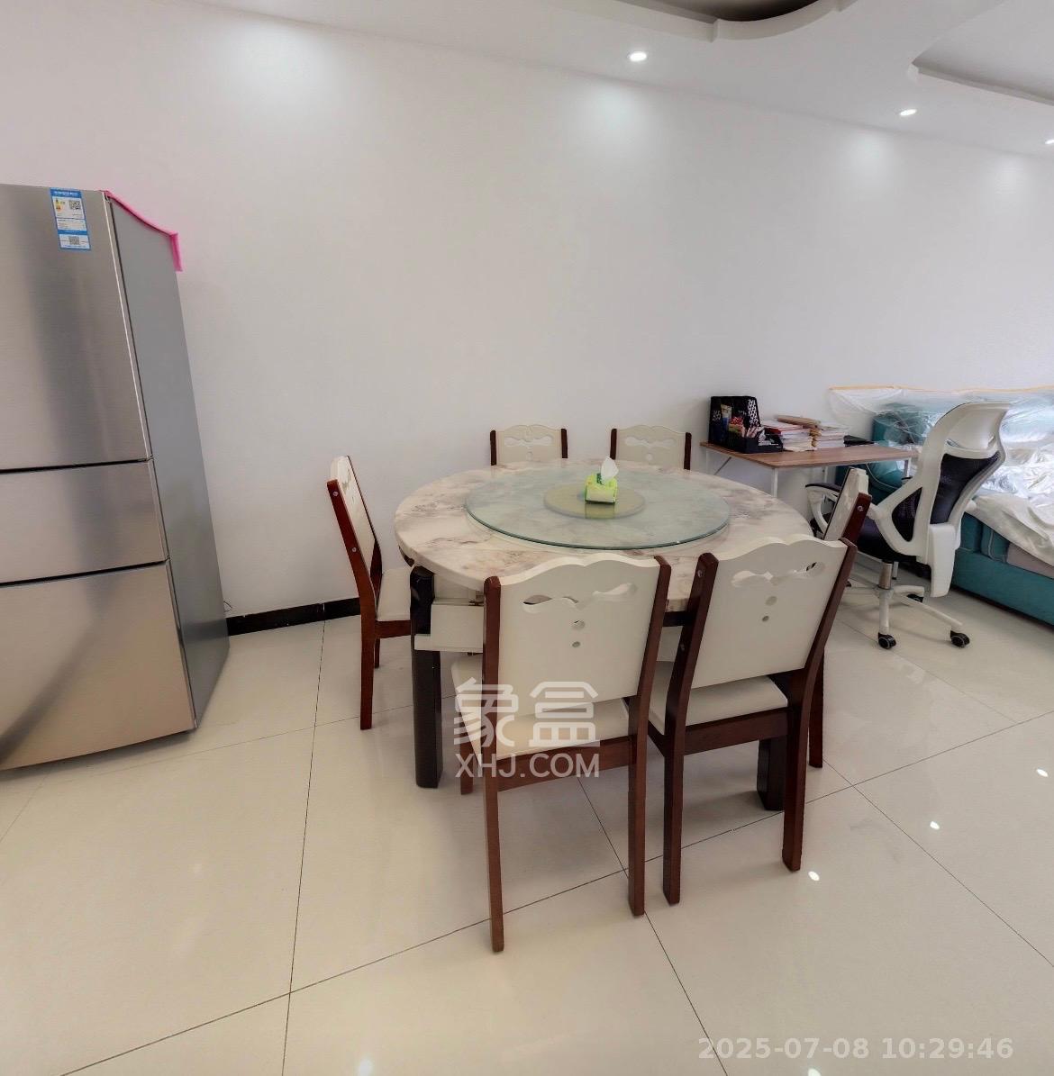 阳光100二期 2室2厅1卫 2600.0元/月 阳光100二期 2室2厅1卫 2600.0元/月室内图