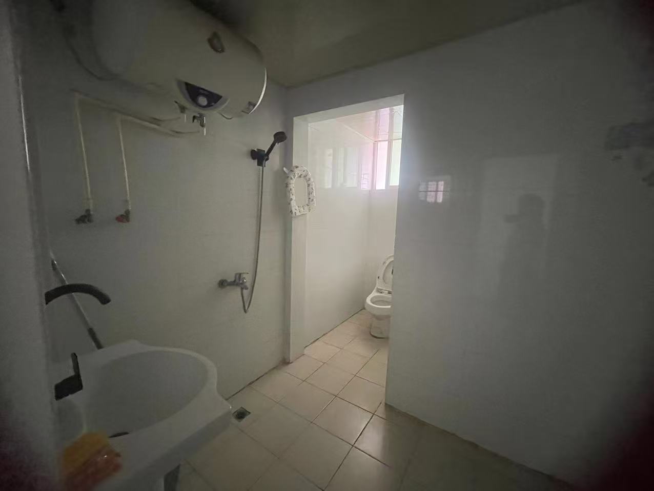 滨江温泉花园  3室2厅2卫    3000.0元/月 滨江温泉花园  3室2厅2卫    3000.0元/月室内图