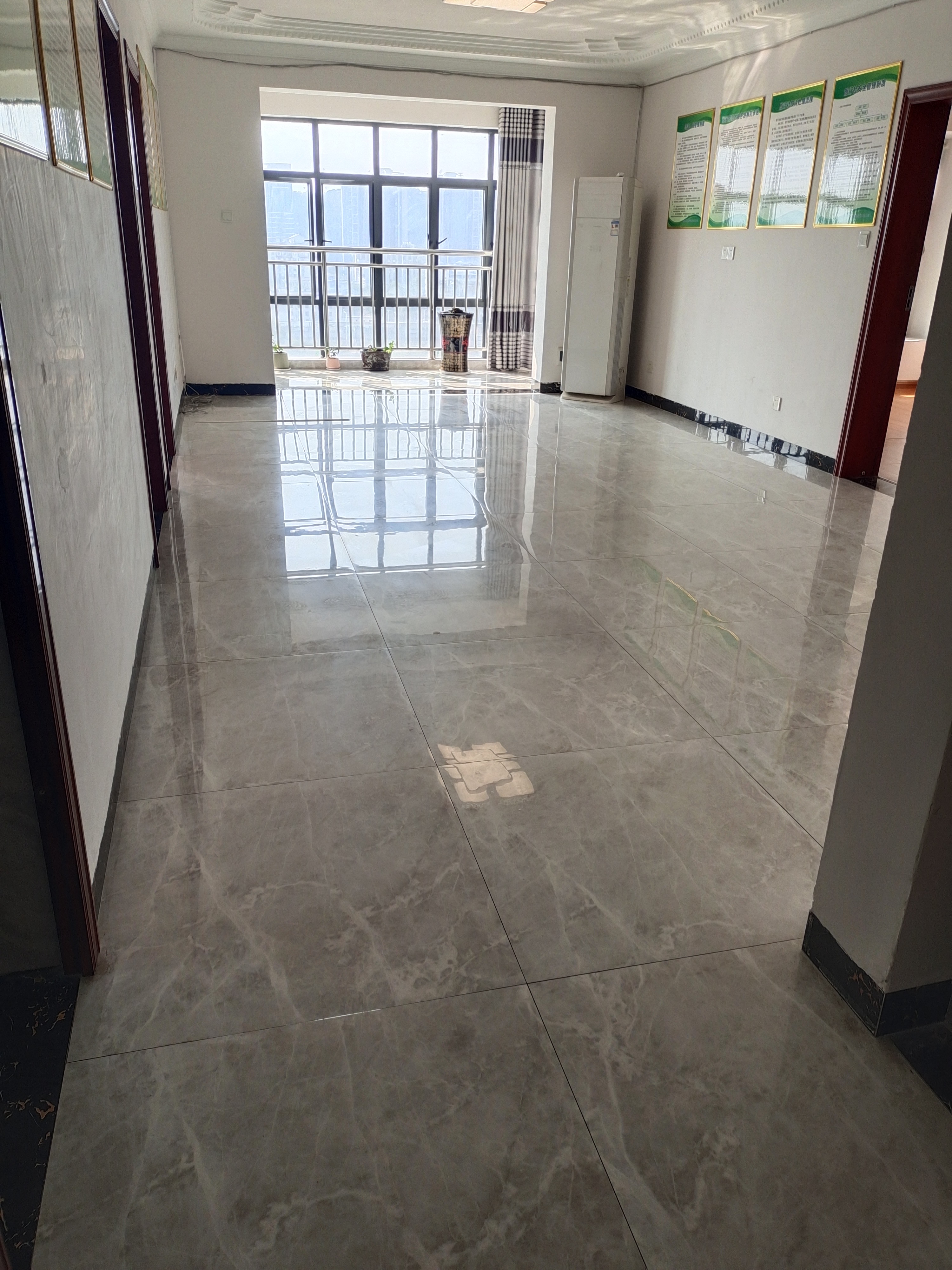 南门口安置小区一期 3室2厅2卫 2000.0元/月 南门口安置小区一期 3室2厅2卫 2000.0元/月室内图