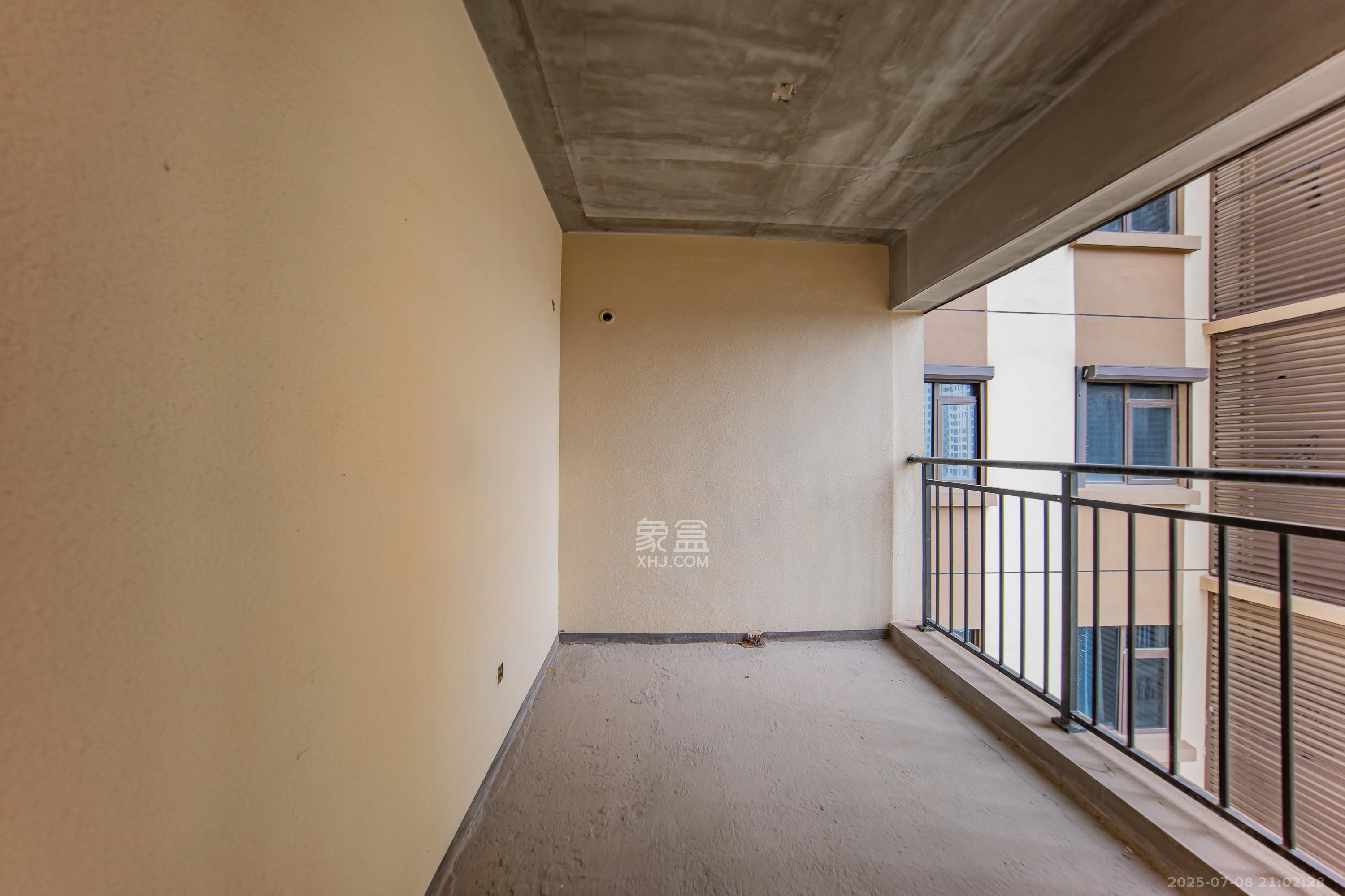 江山帝景雅典 3室2厅2卫 100.0万 江山帝景雅典 3室2厅2卫 100.0万卧室