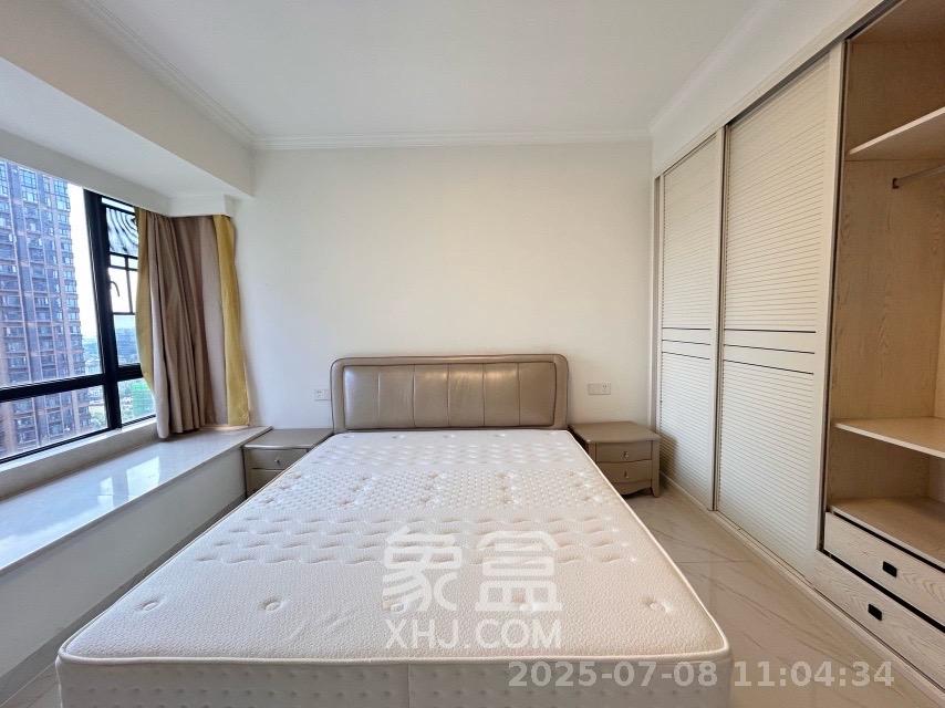 荣悦台  3室2厅2卫   5300.00元/月室内图