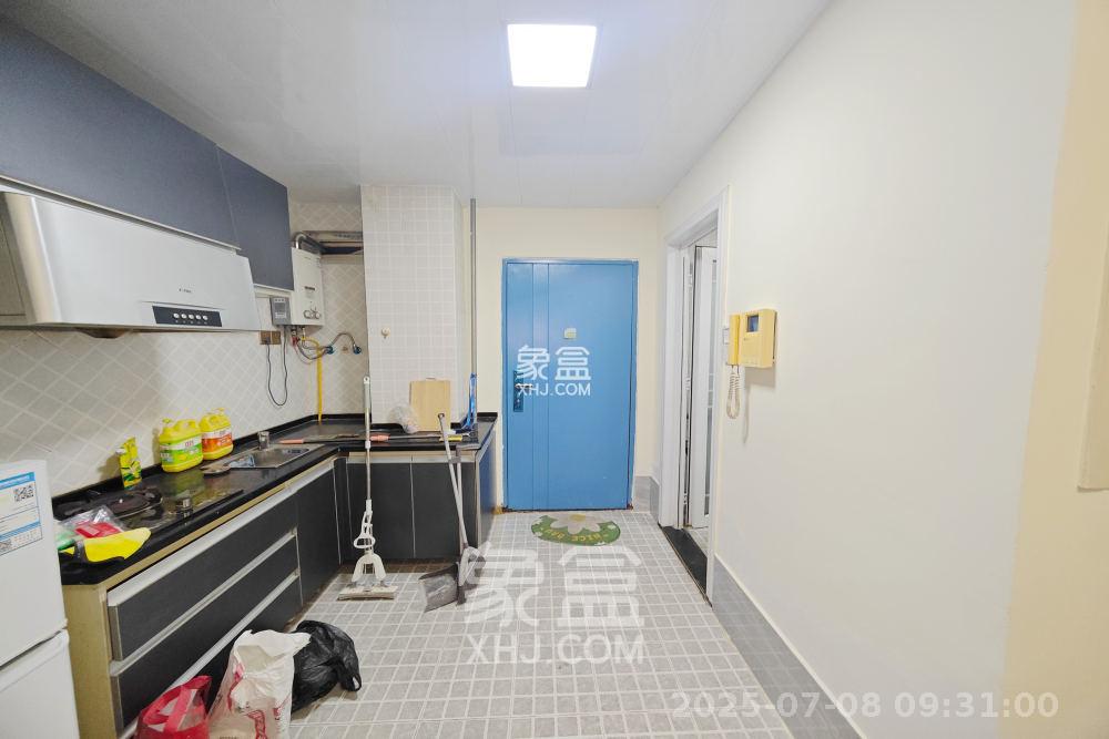 QQ生活馆  1室1厅1卫    1700.0元/月室内图