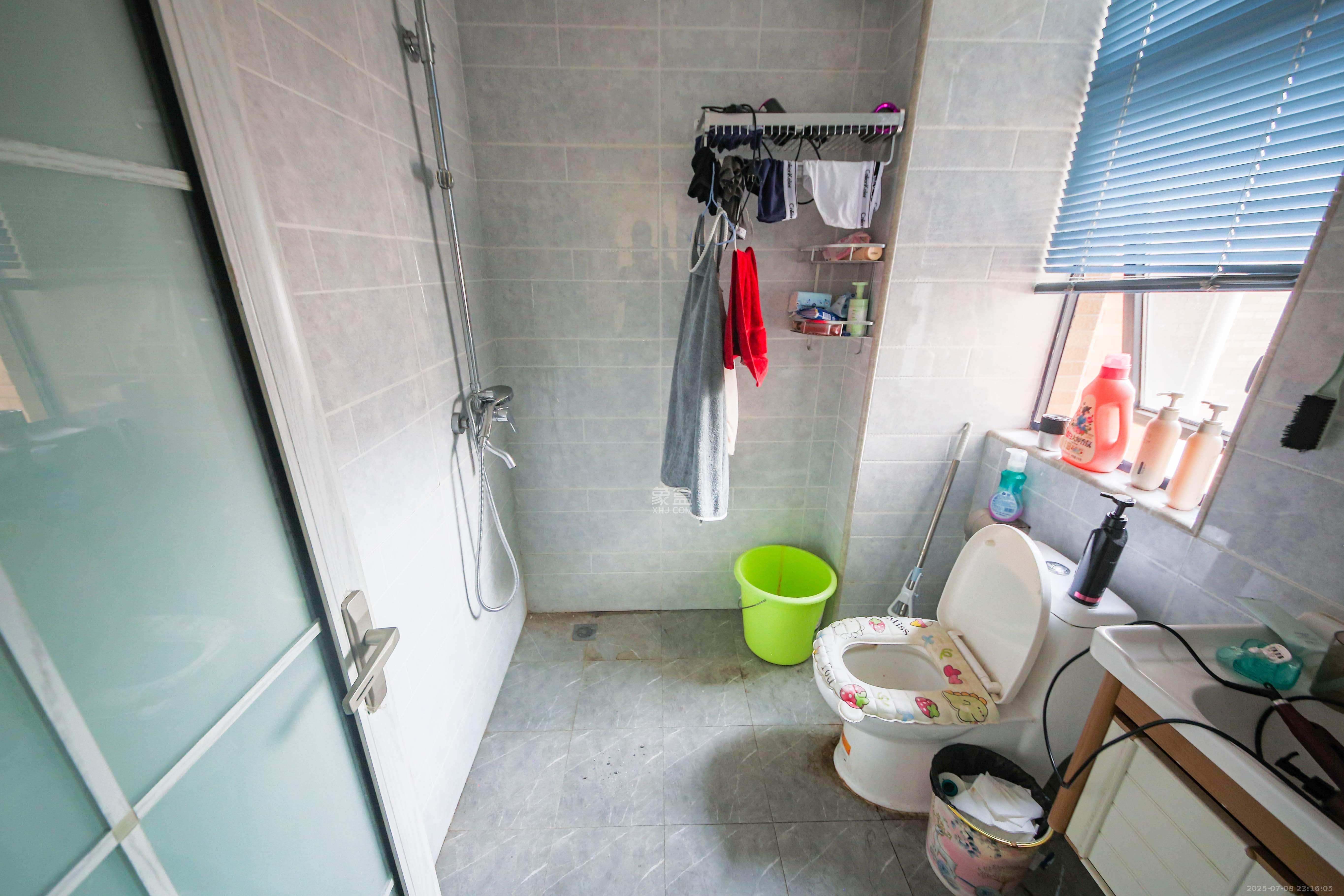 中南红领邦（红星嘉和苑）  3室2厅2卫    75.0万卫生间