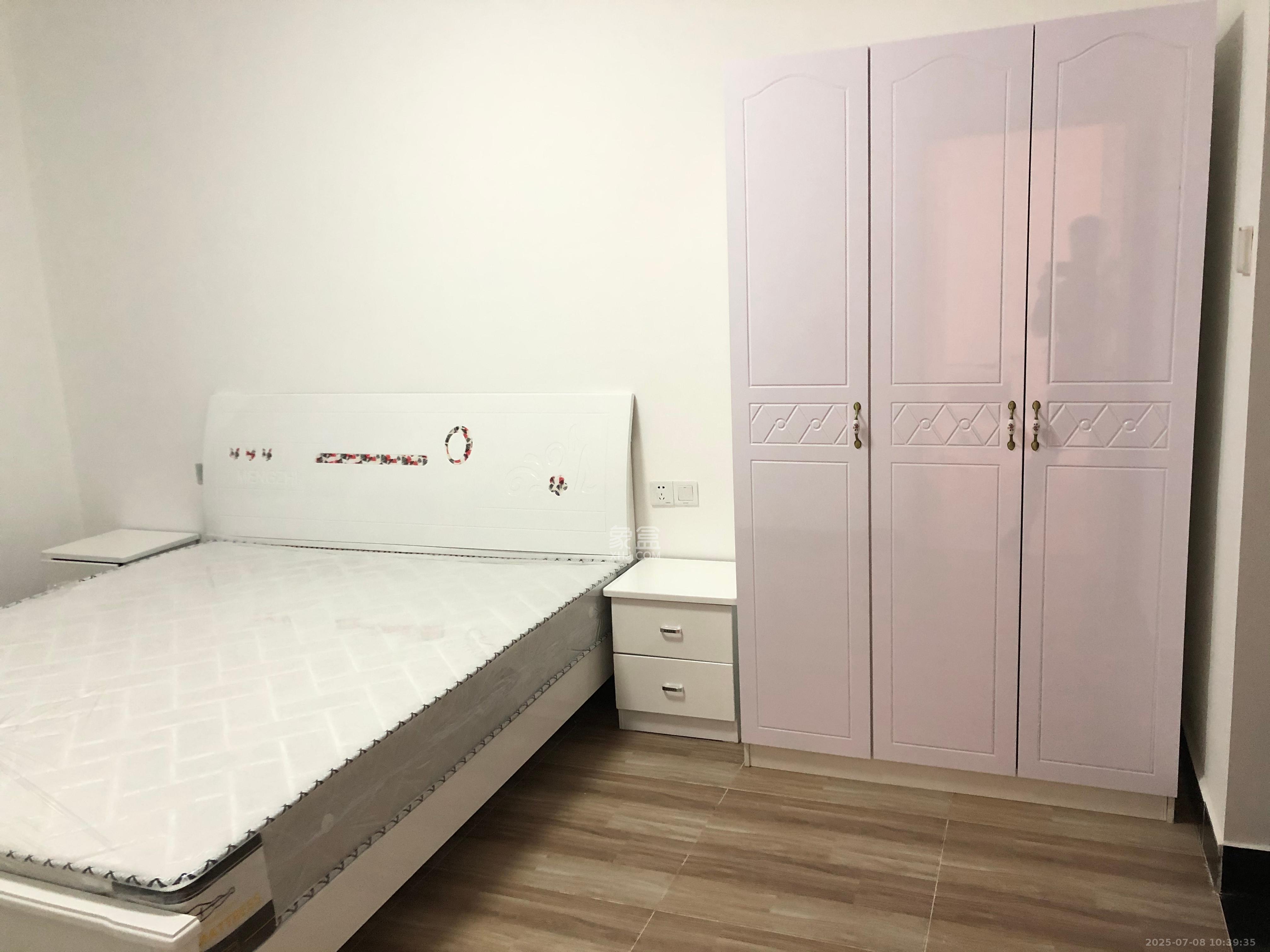 卓越浅水湾  3室2厅2卫   2700.00元/月室内图