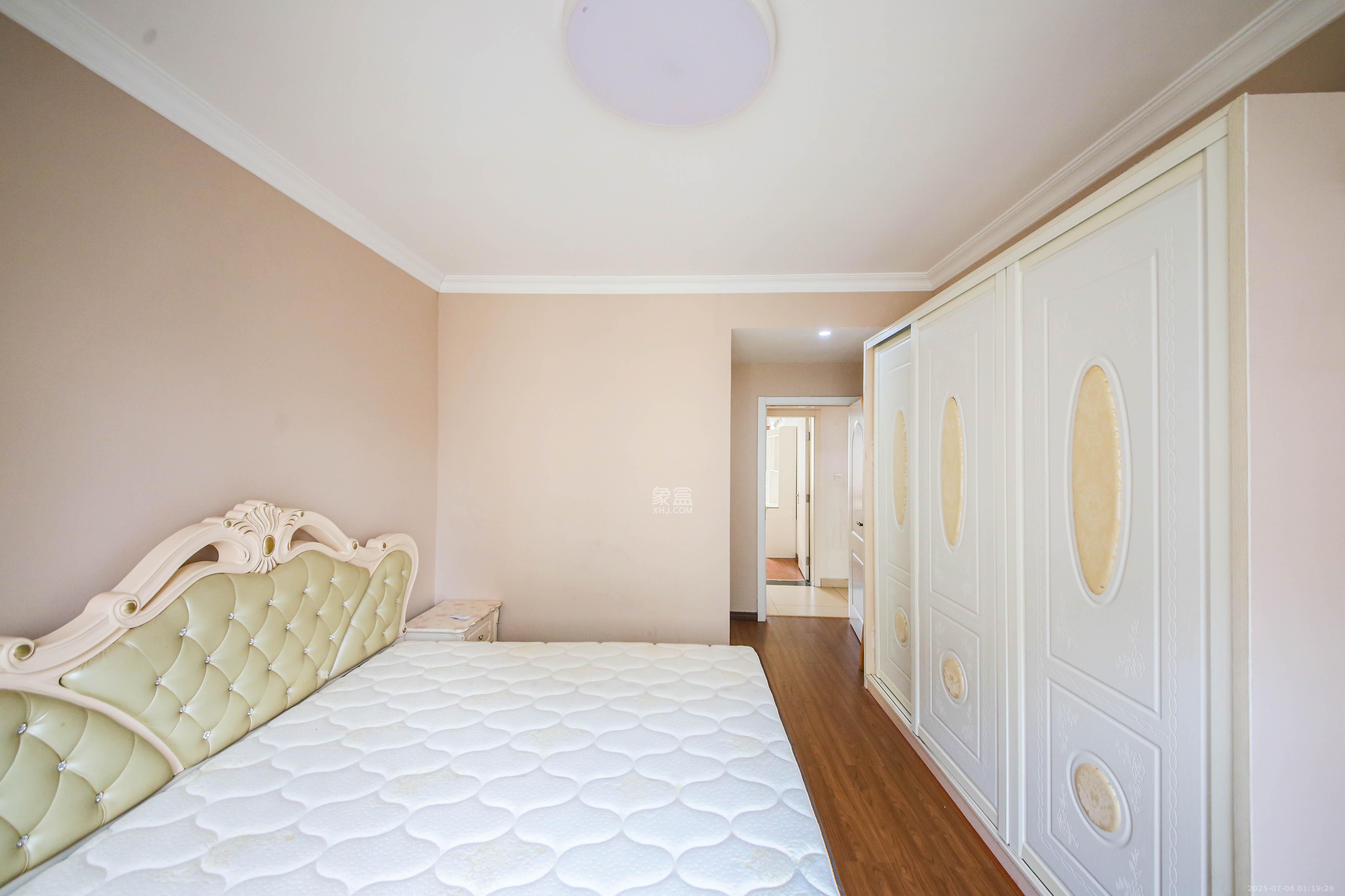 湘水熙园 4室2厅2卫 135.0万 湘水熙园 4室2厅2卫 135.0万卧室