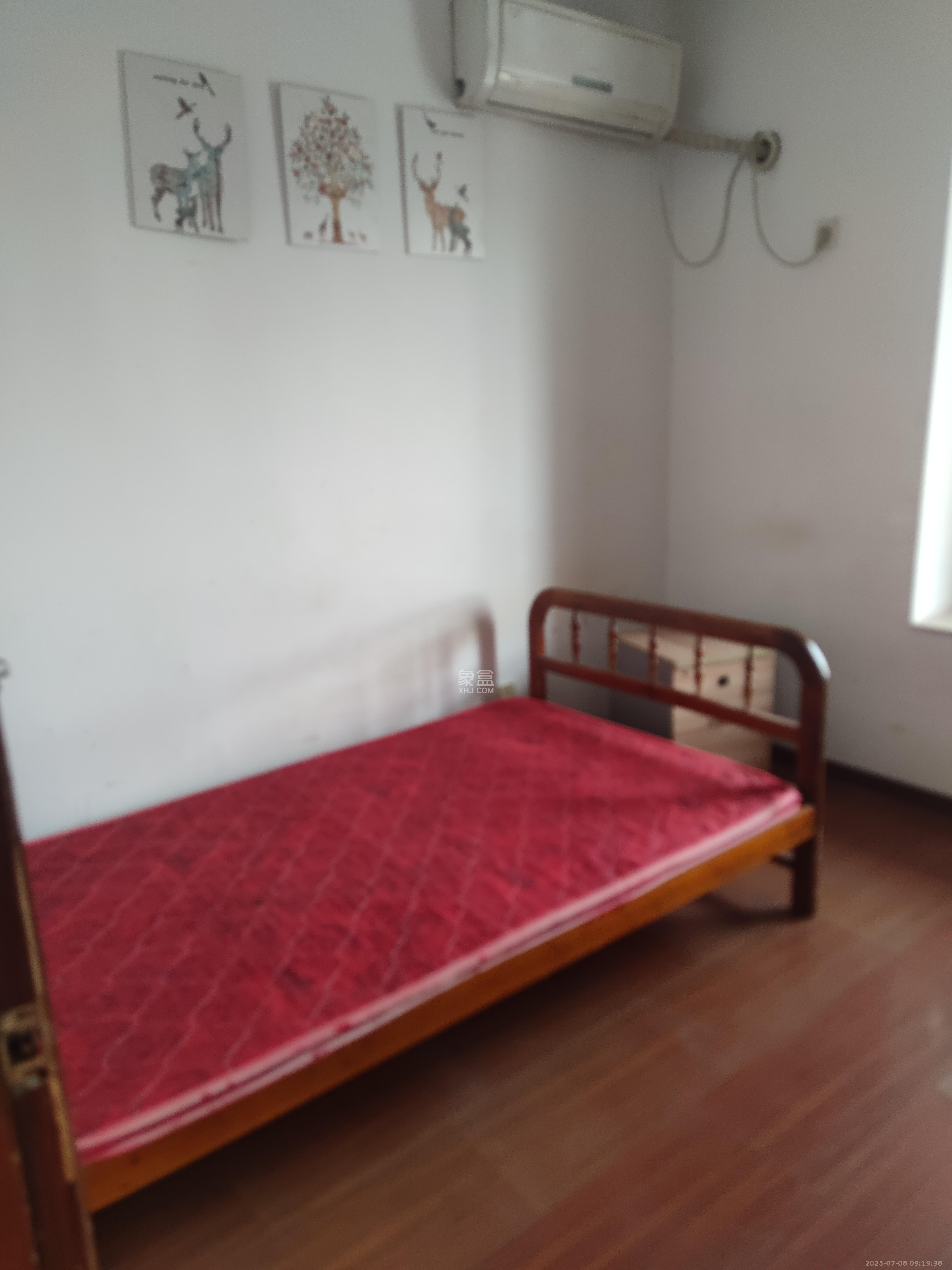 欧园 3室2厅2卫 2500.0元/月 欧园 3室2厅2卫 2500.0元/月室内图