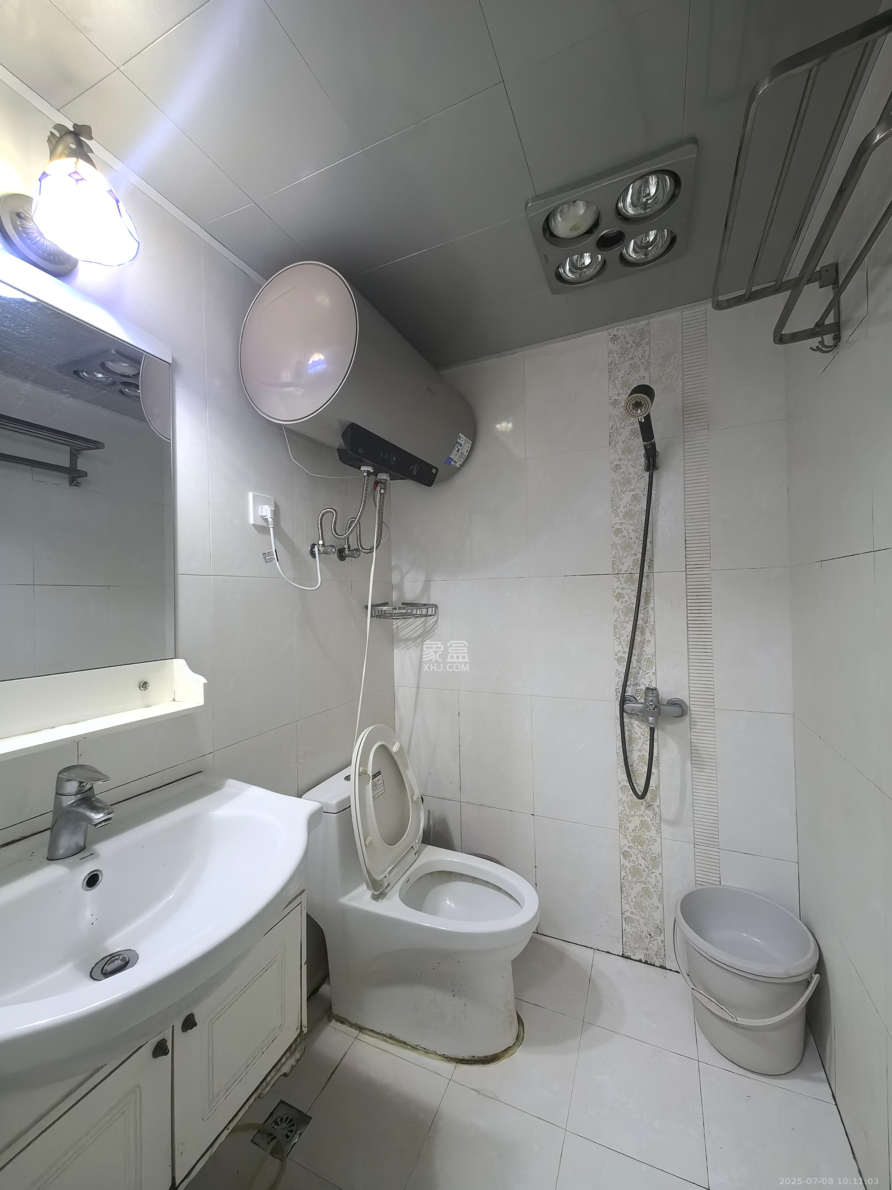 观园国际公寓  1室1厅1卫    1700.0元/月 观园国际公寓  1室1厅1卫    1700.0元/月室内图