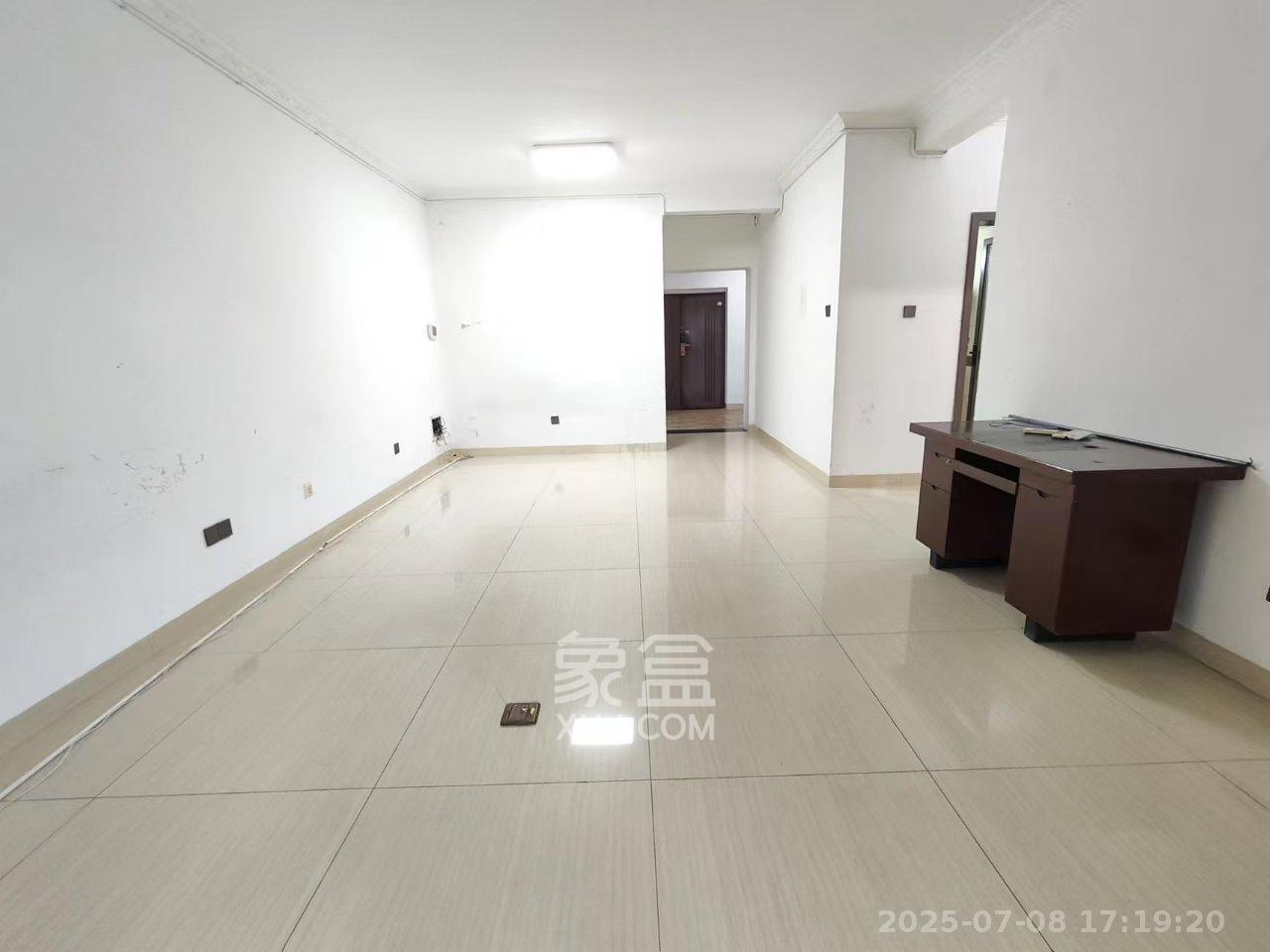 融圣国际  3室1厅2卫   3600.00元/月室内图