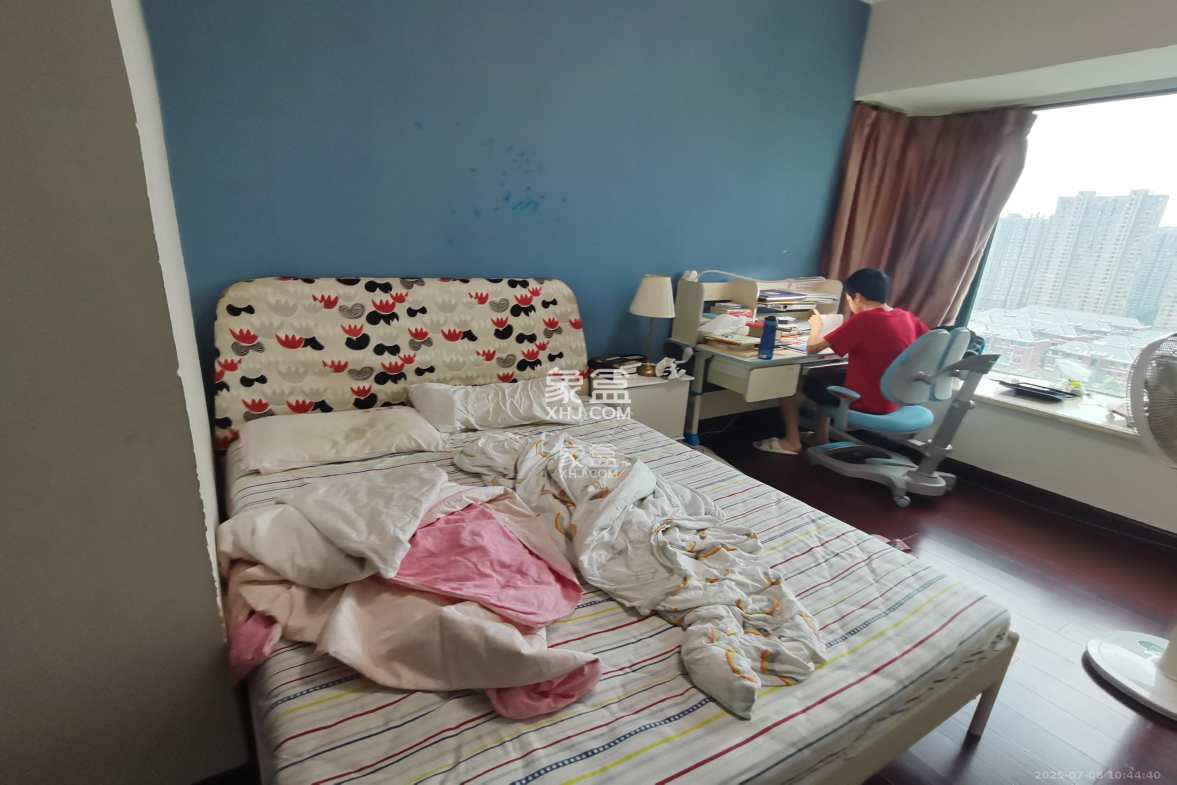 恒大华府  4室2厅2卫    3600.0元/月 恒大华府  4室2厅2卫    3600.0元/月室内图