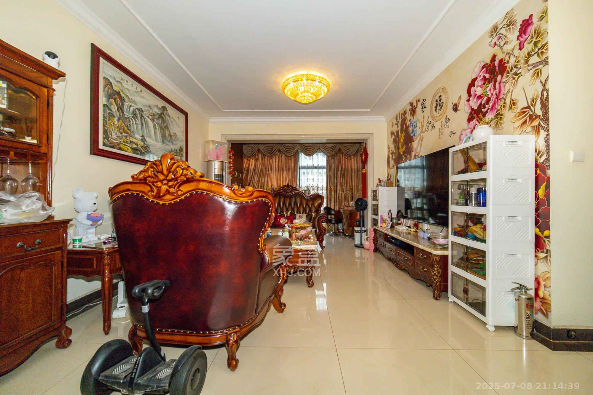 恒大翡翠华庭 4室2厅2卫 118.8万 恒大翡翠华庭 4室2厅2卫 118.8万客厅