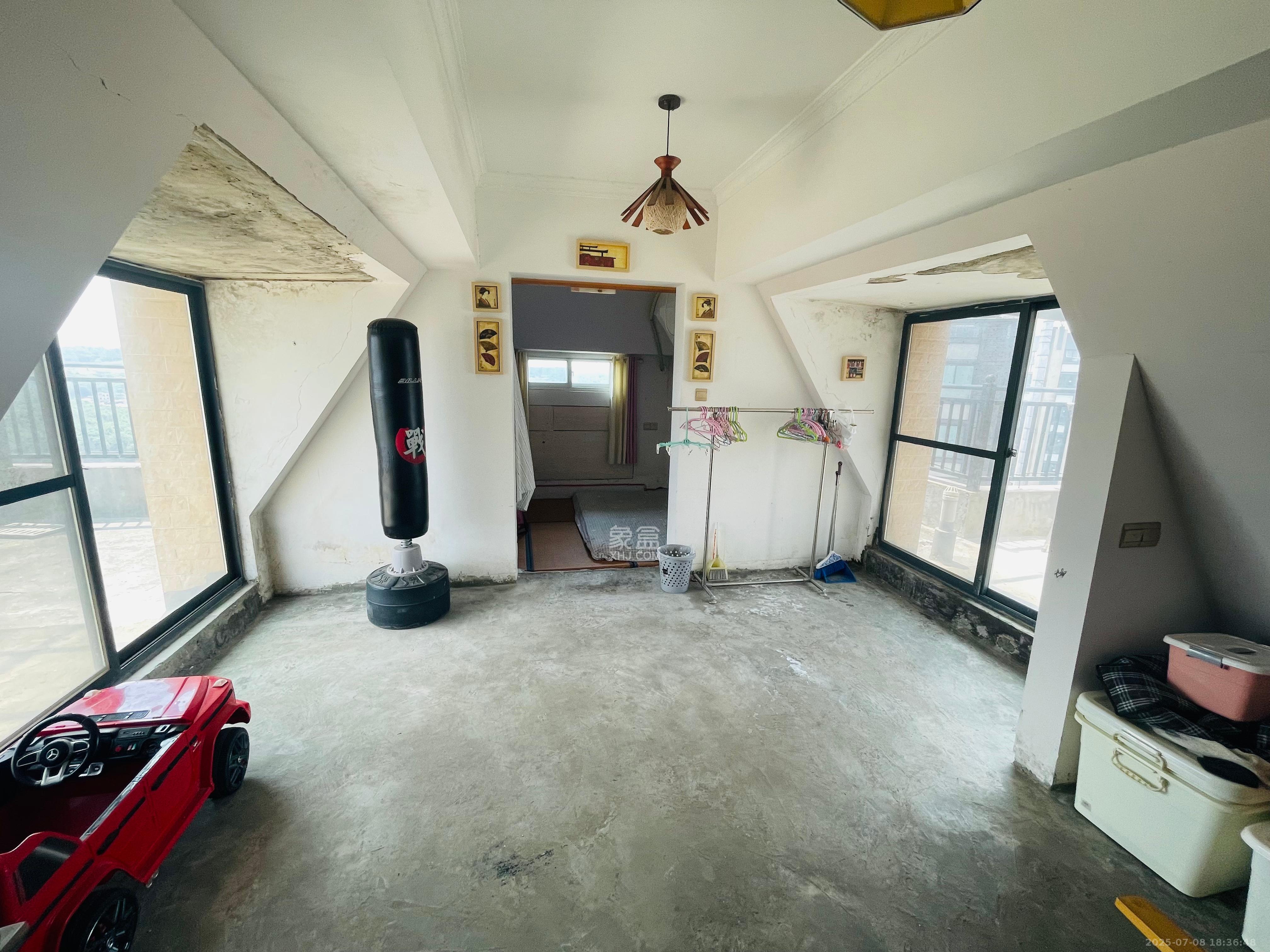 五矿紫湖香醍 4室2厅2卫 2300.0元/月 五矿紫湖香醍 4室2厅2卫 2300.0元/月室内图