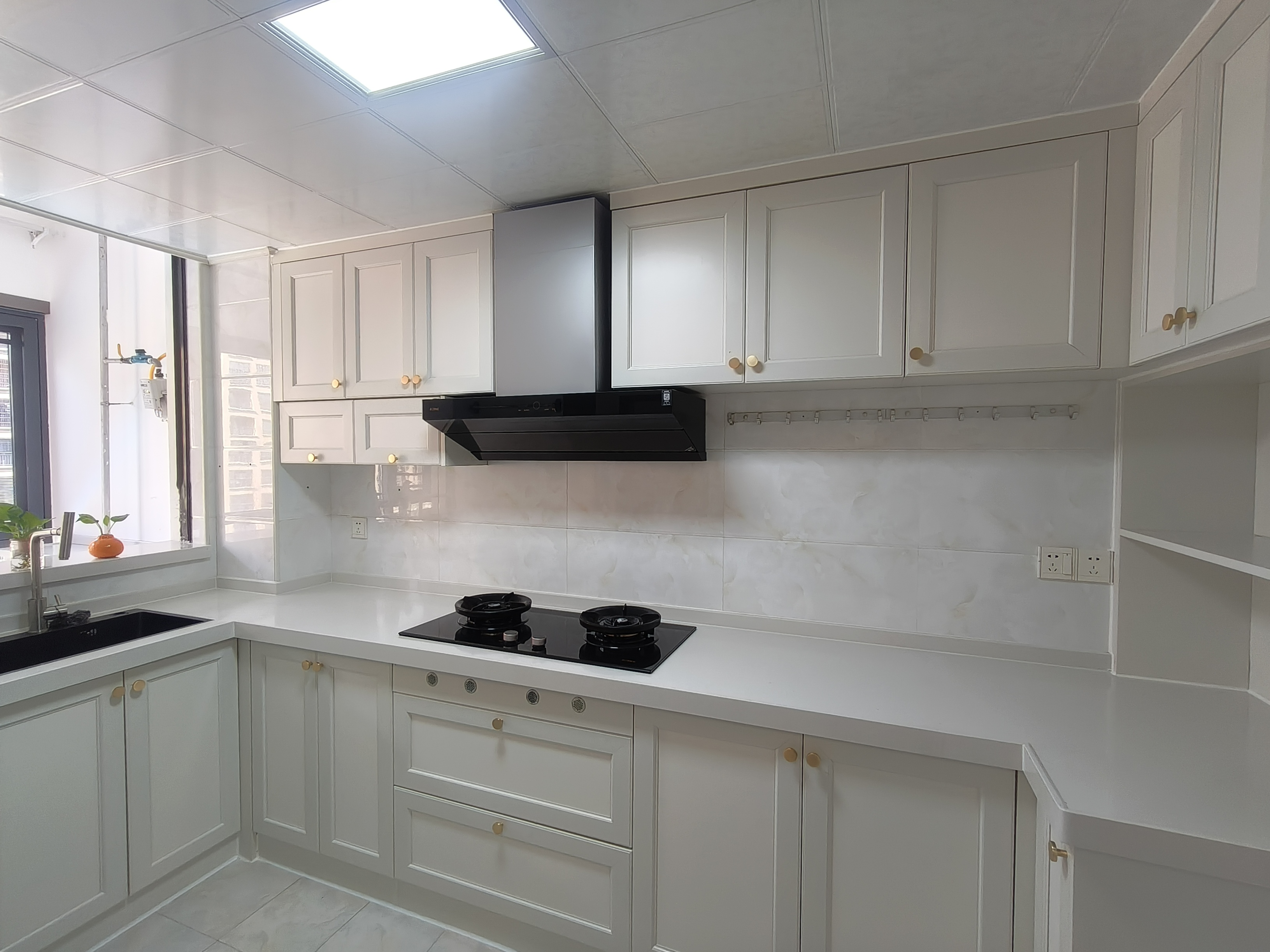 江畔人家  3室2厅1卫    329.0万 江畔人家  3室2厅1卫    329.0万客厅