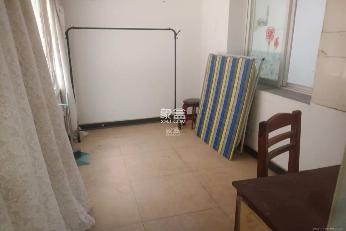 民政局宿舍  2室1厅1卫    1600.0元/月 民政局宿舍  2室1厅1卫    1600.0元/月室内图