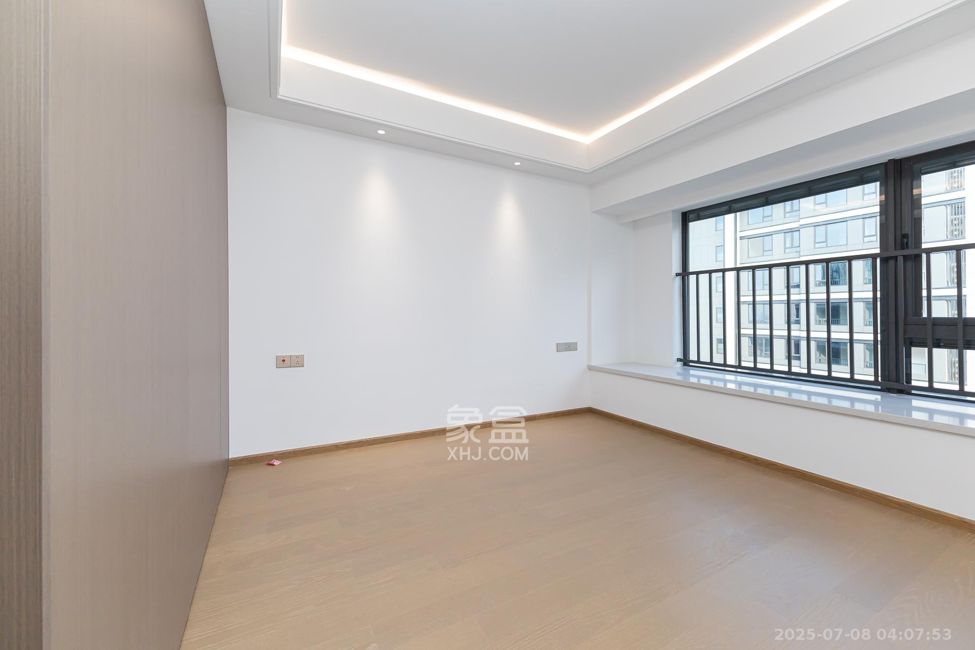 嘉臣道  4室2厅2卫    277.0万 嘉臣道  4室2厅2卫    277.0万卧室