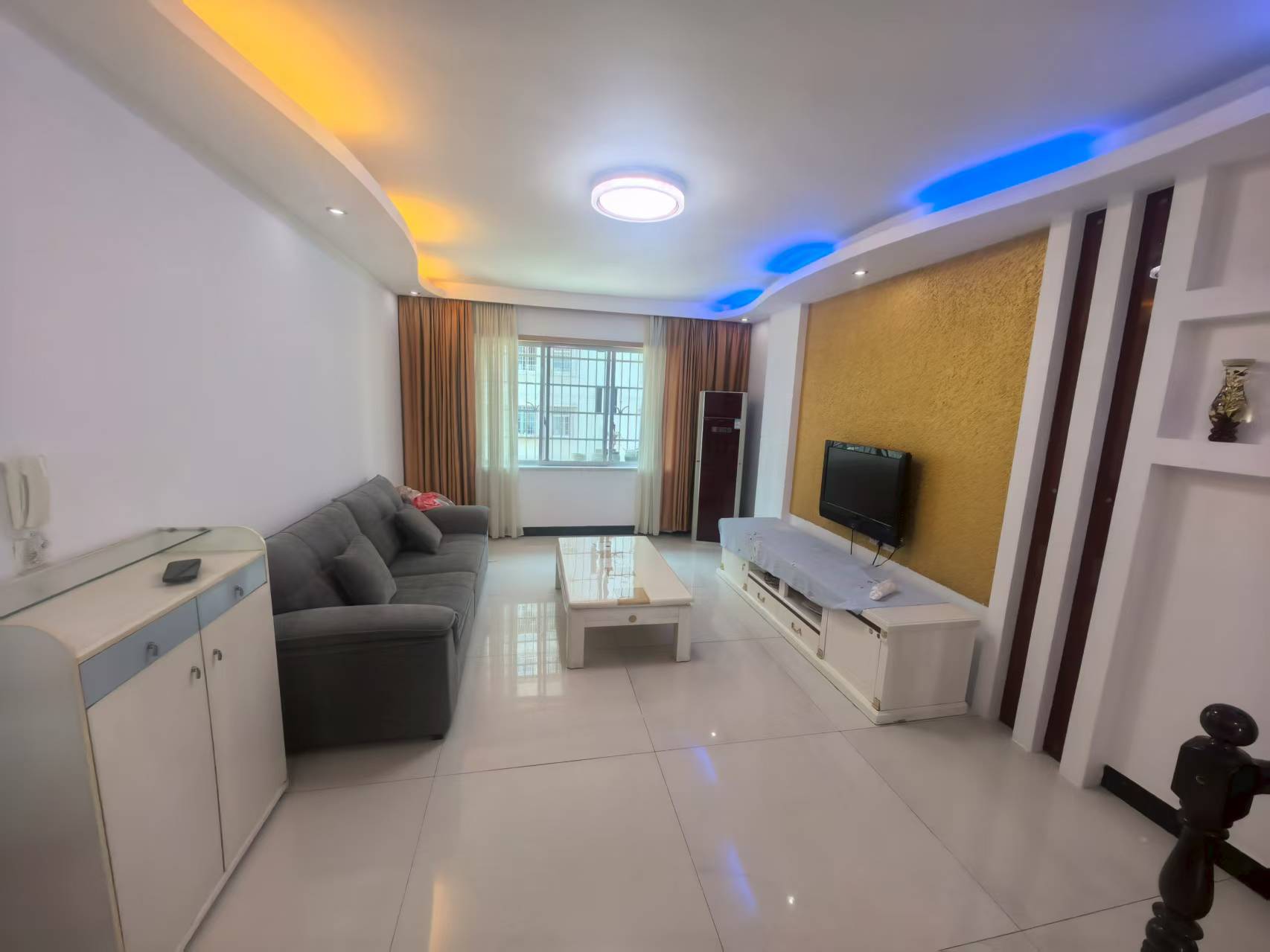 华联小区 4室2厅2卫 45.8万 华联小区 4室2厅2卫 45.8万室内图