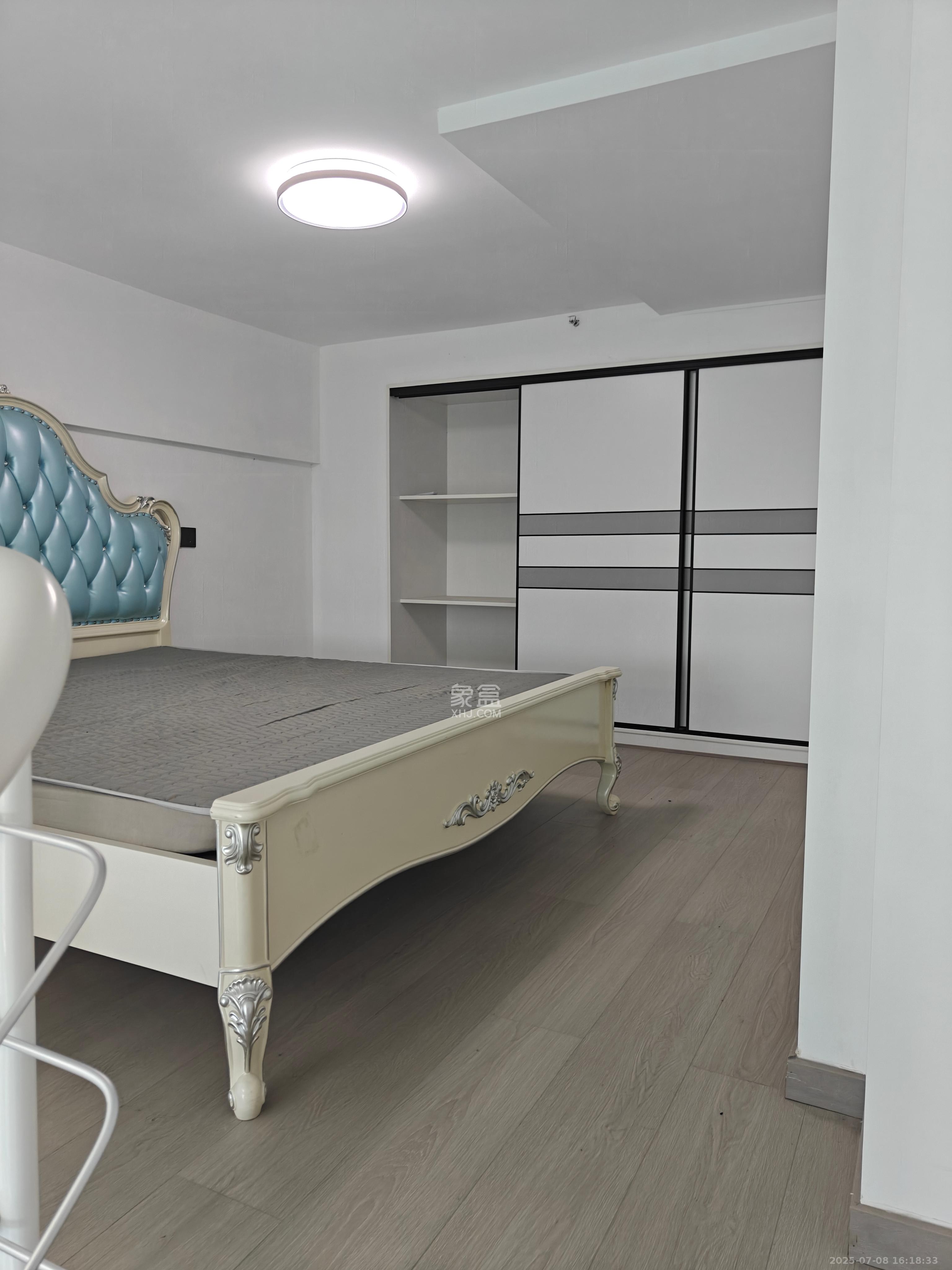 绿地商务广场 1室1厅1卫 1900.0元/月 绿地商务广场 1室1厅1卫 1900.0元/月室内图