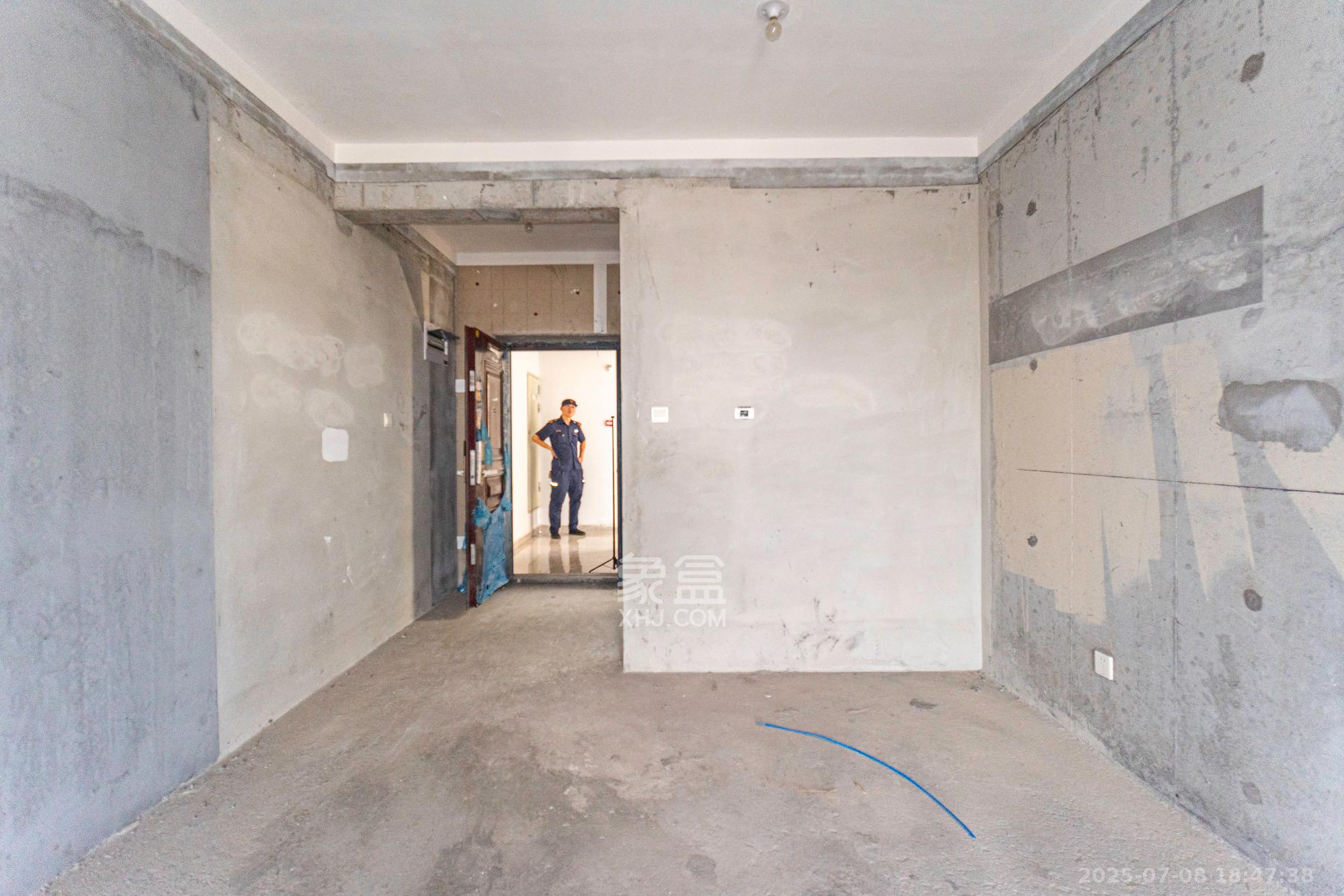 旭辉美的东樾城  3室2厅2卫    88.0万 旭辉美的东樾城  3室2厅2卫    88.0万客厅