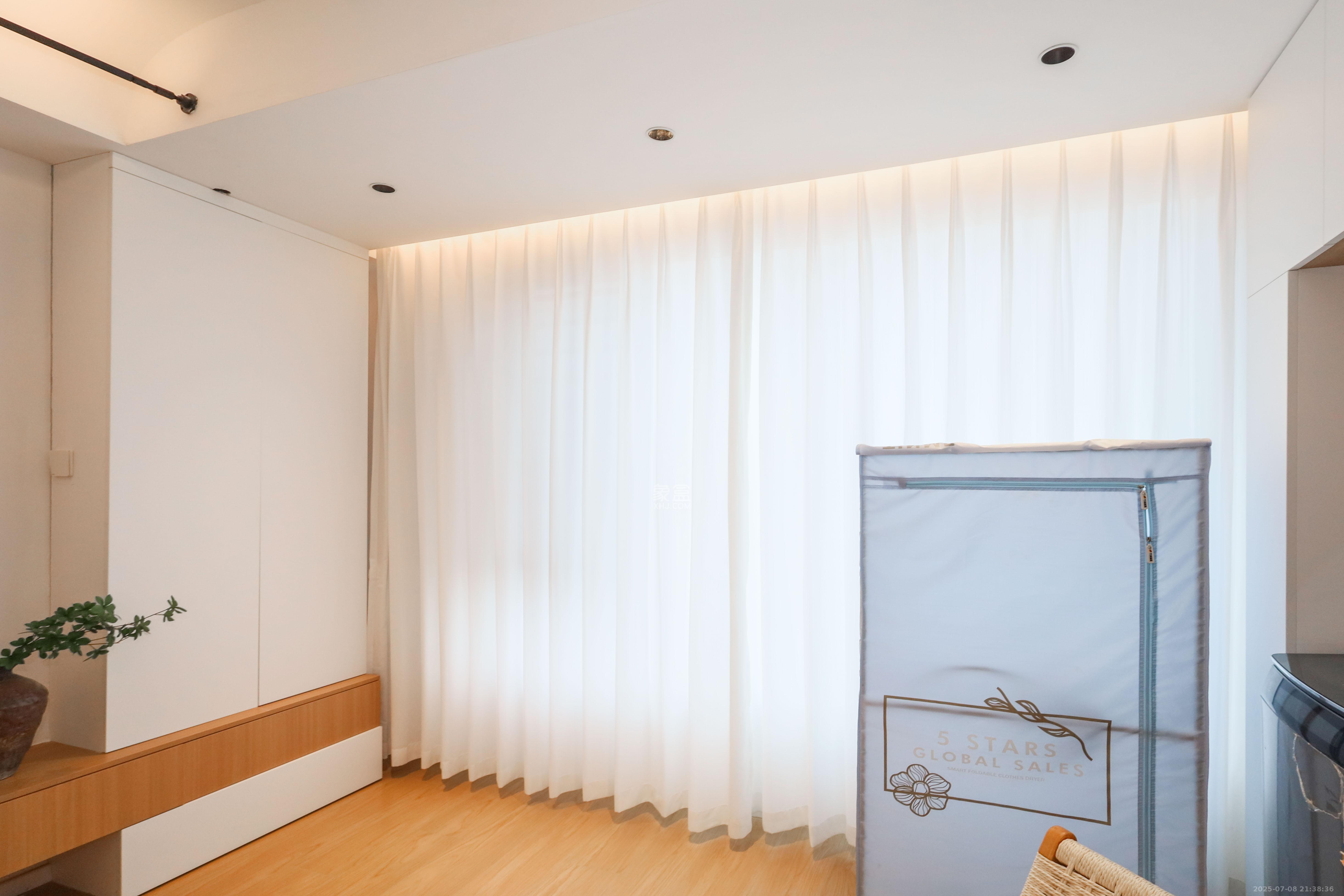 建发央著  4室2厅2卫    235.0万阳台