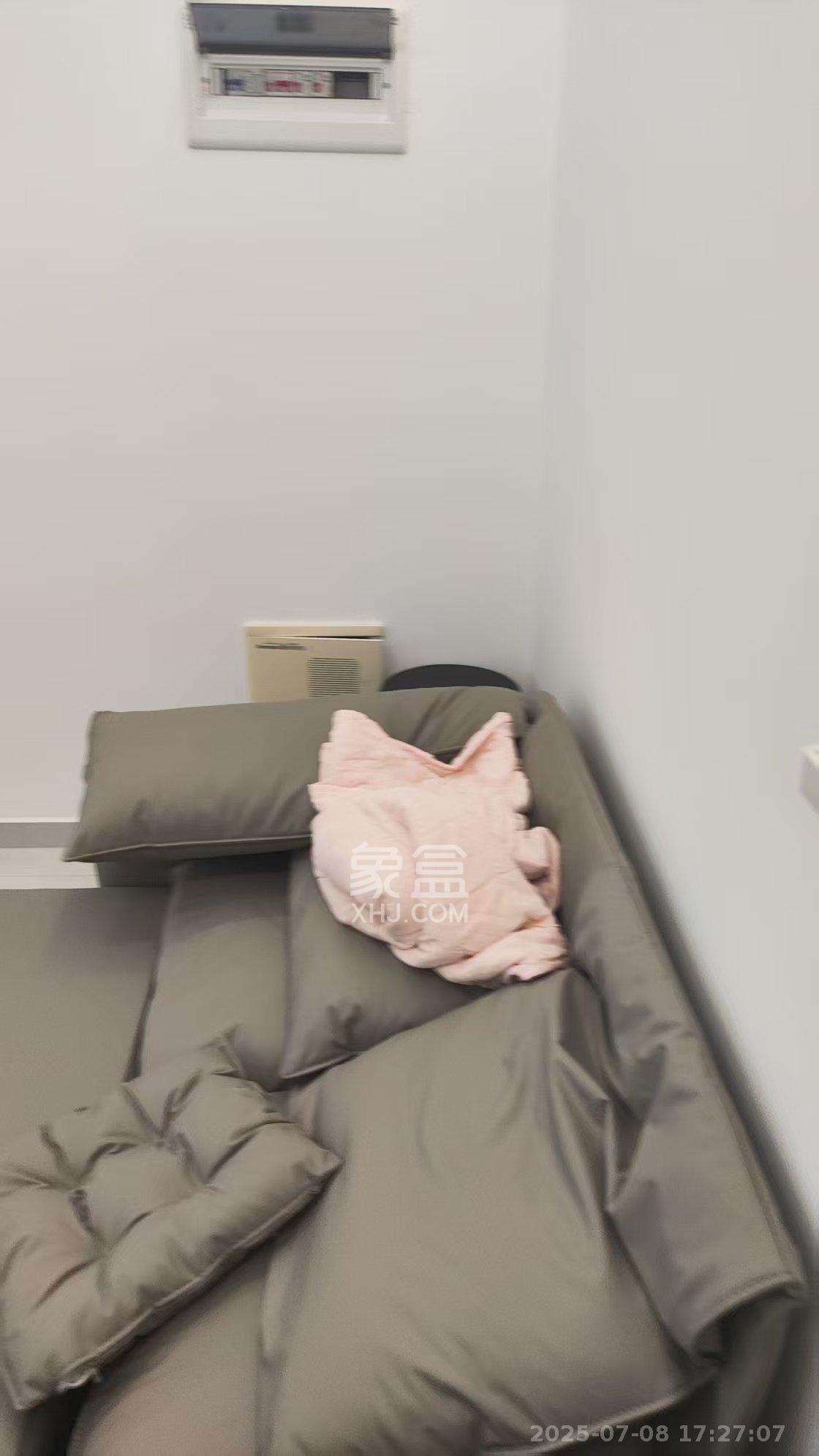 绿地商务广场 1室1厅1卫 2000.0元/月 绿地商务广场 1室1厅1卫 2000.0元/月室内图