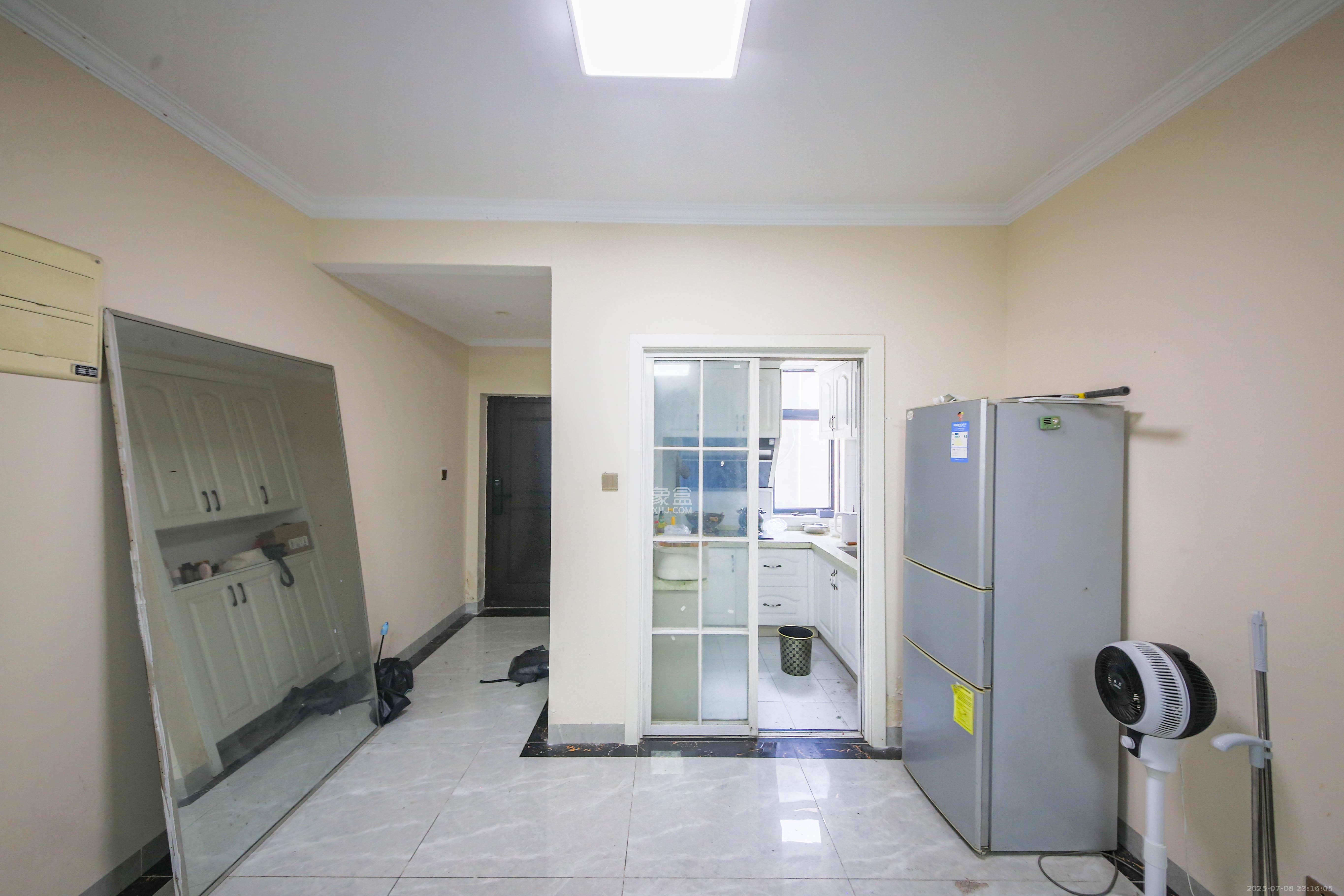 中南红领邦(红星嘉和苑)  3室2厅2卫    75.0万 中南红领邦(红星嘉和苑)  3室2厅2卫    75.0万客厅