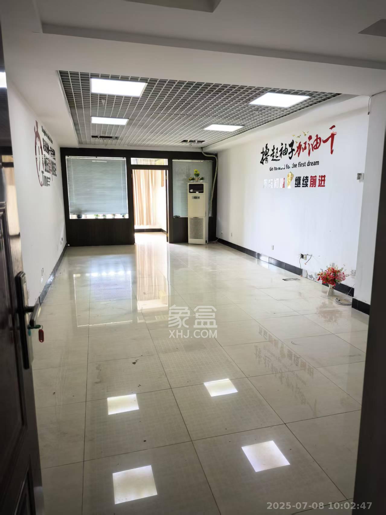 蓝色地标  1室1厅1卫    2300.0元/月 蓝色地标  1室1厅1卫    2300.0元/月室内图