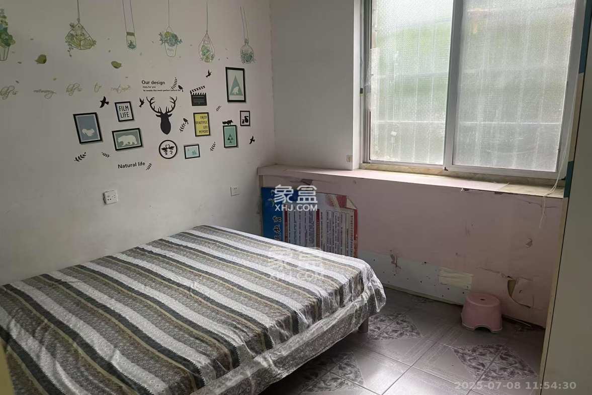 省商务厅宿舍  3室1厅1卫    2000.0元/月 省商务厅宿舍  3室1厅1卫    2000.0元/月室内图