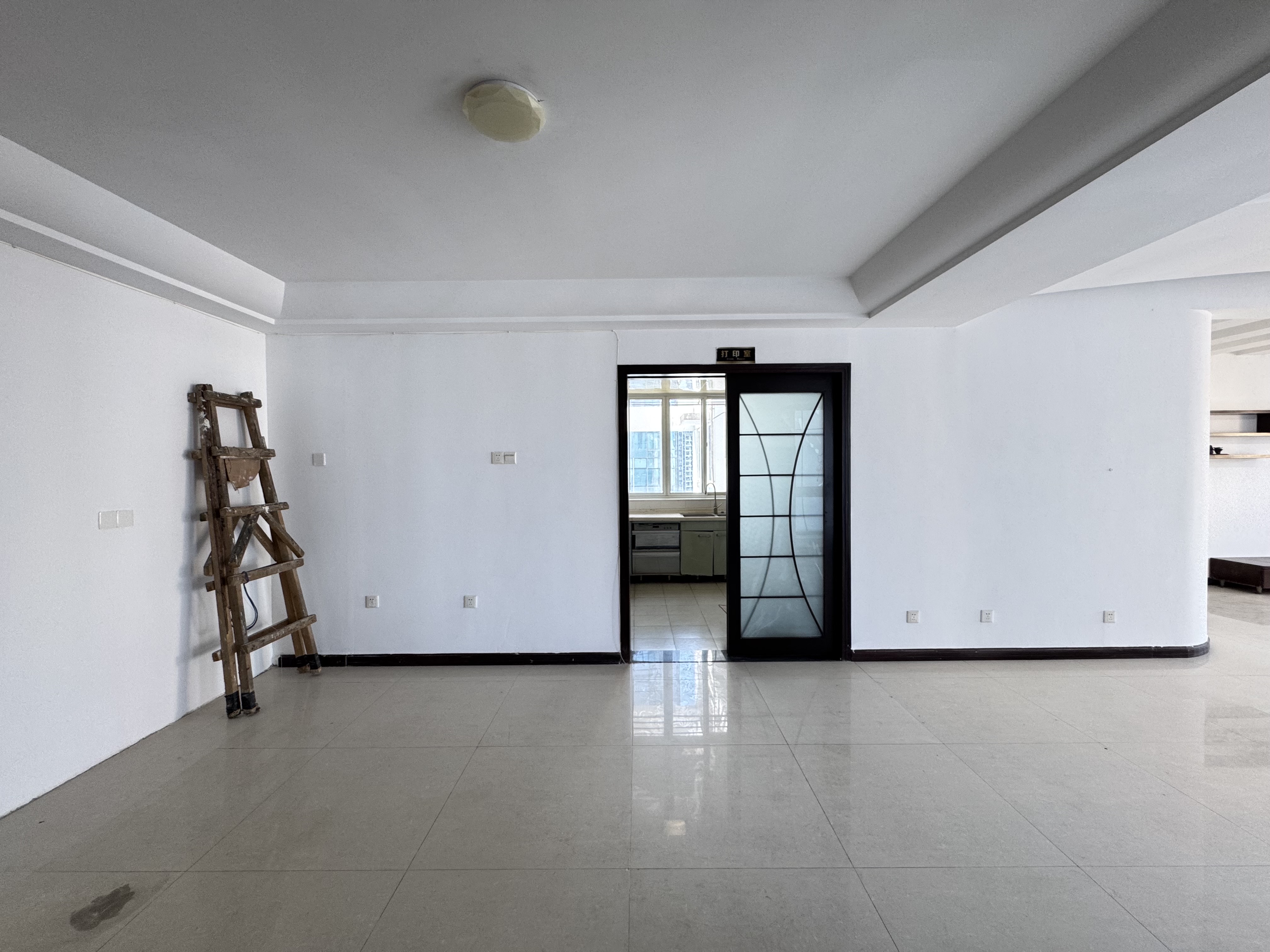 美银大厦 3室2厅2卫 8100.0元/月 美银大厦 3室2厅2卫 8100.0元/月室内图