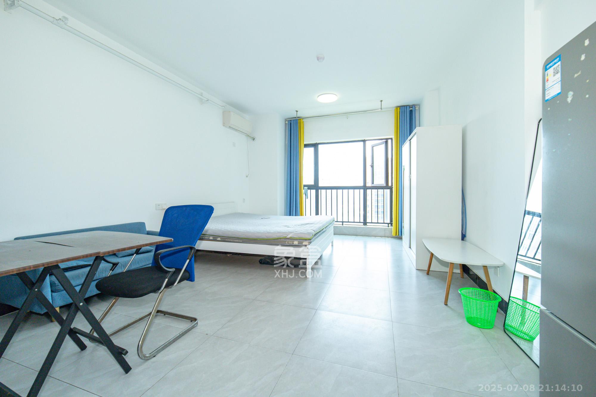 金科时代中心 1室1厅1卫 27.99万 金科时代中心 1室1厅1卫 27.99万客厅