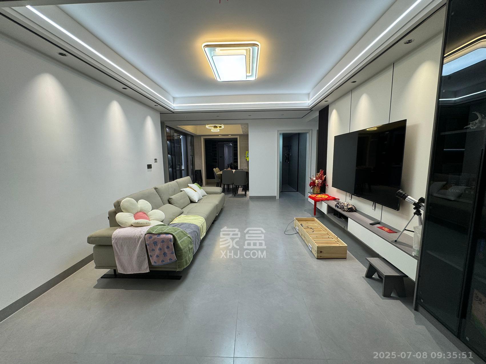 佳俊万家府  4室2厅2卫   2700.00元/月室内图