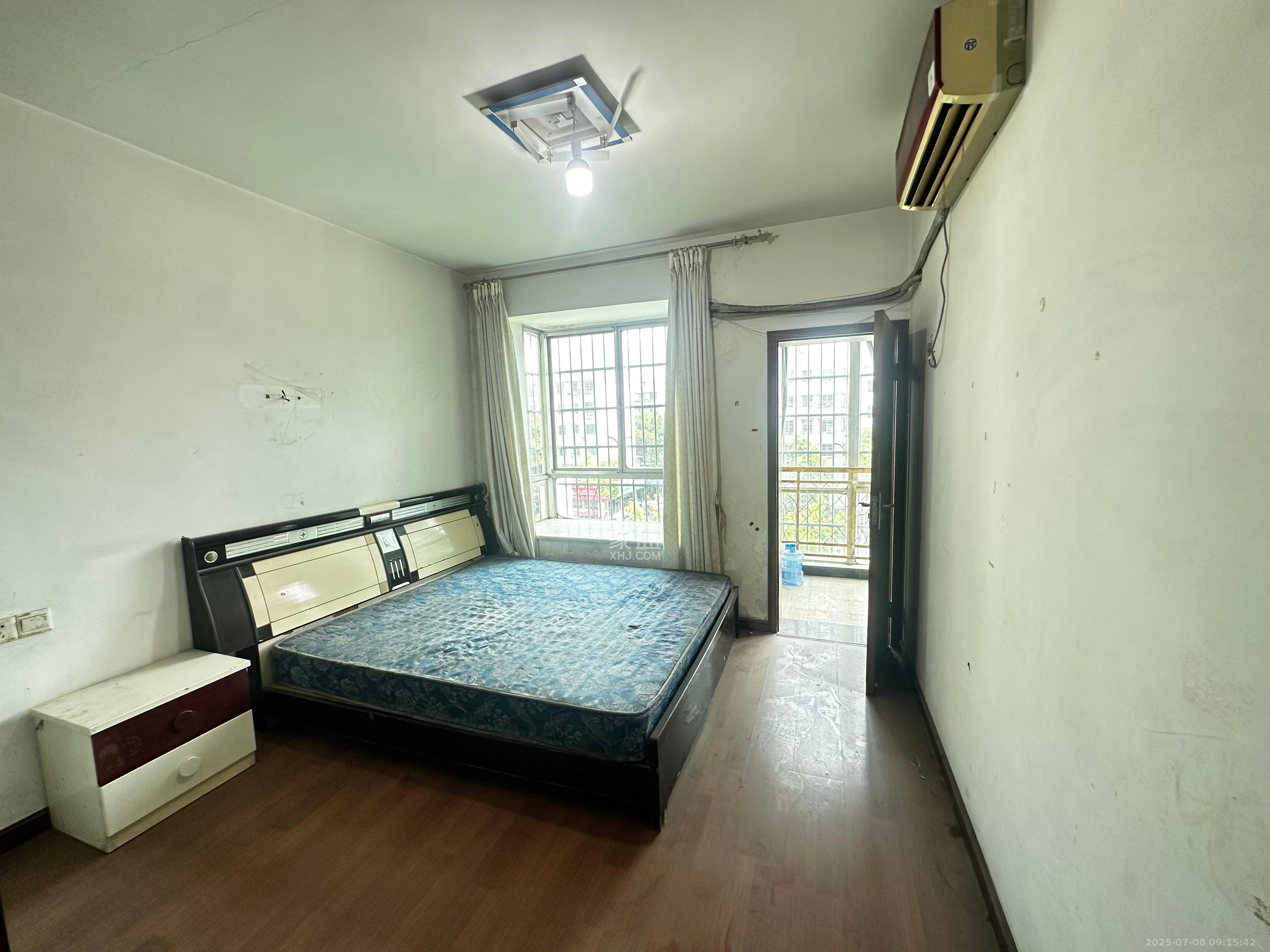 中南汽车世界 3室2厅1卫 1300.0元/月 中南汽车世界 3室2厅1卫 1300.0元/月室内图