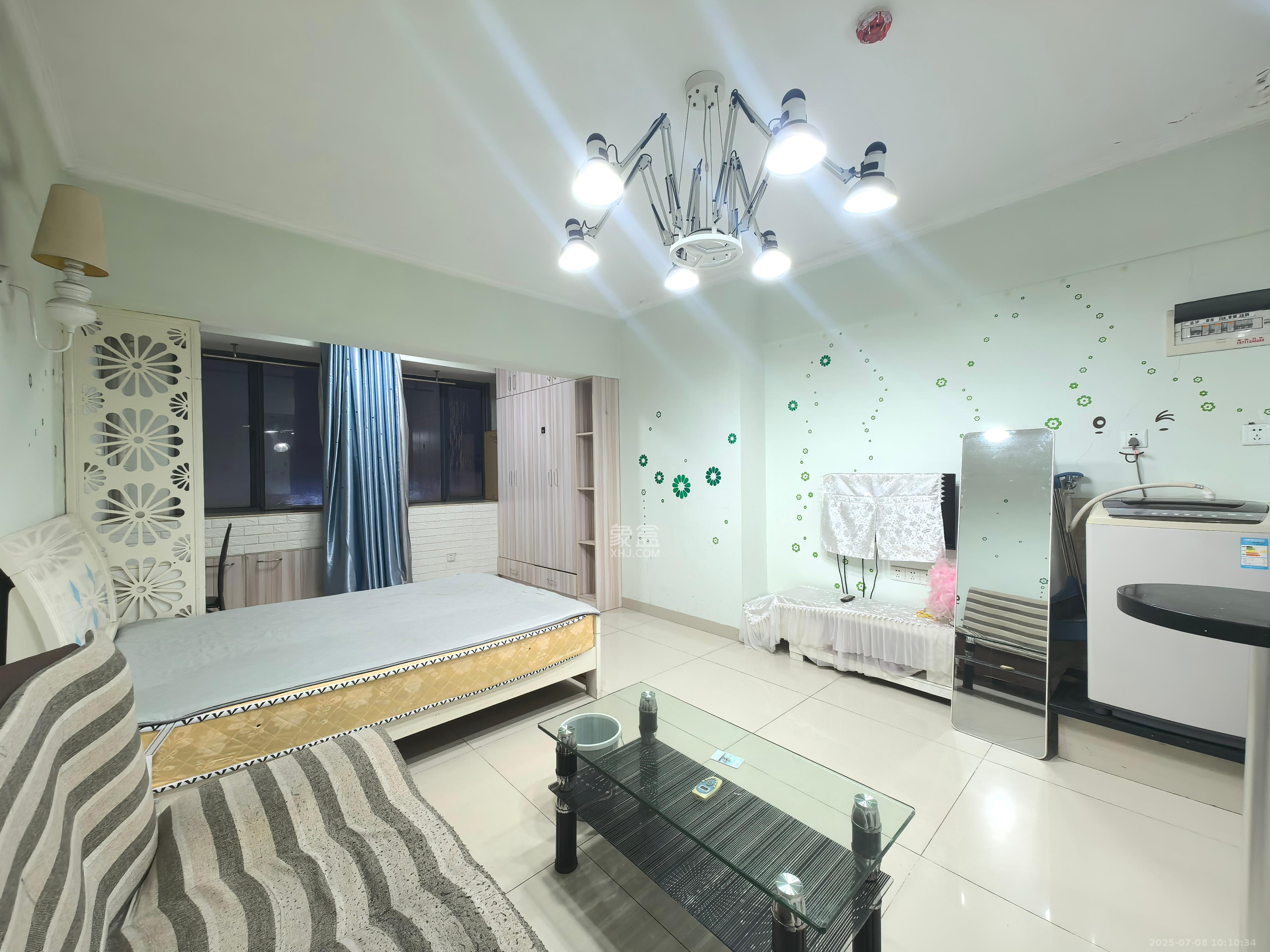 观园国际公寓  1室1厅1卫    1700.0元/月 观园国际公寓  1室1厅1卫    1700.0元/月室内图